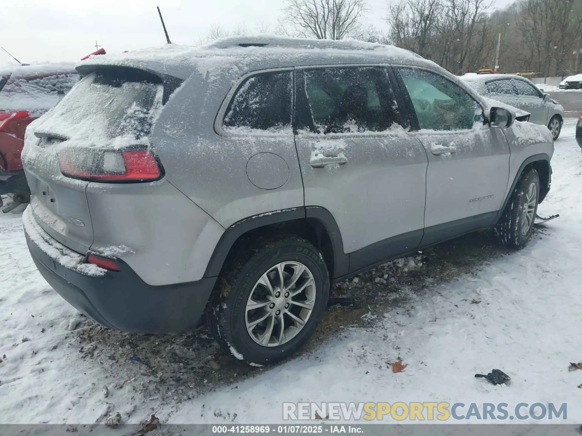 4 Photograph of a damaged car 1C4PJMLB3KD173054 JEEP CHEROKEE 2019