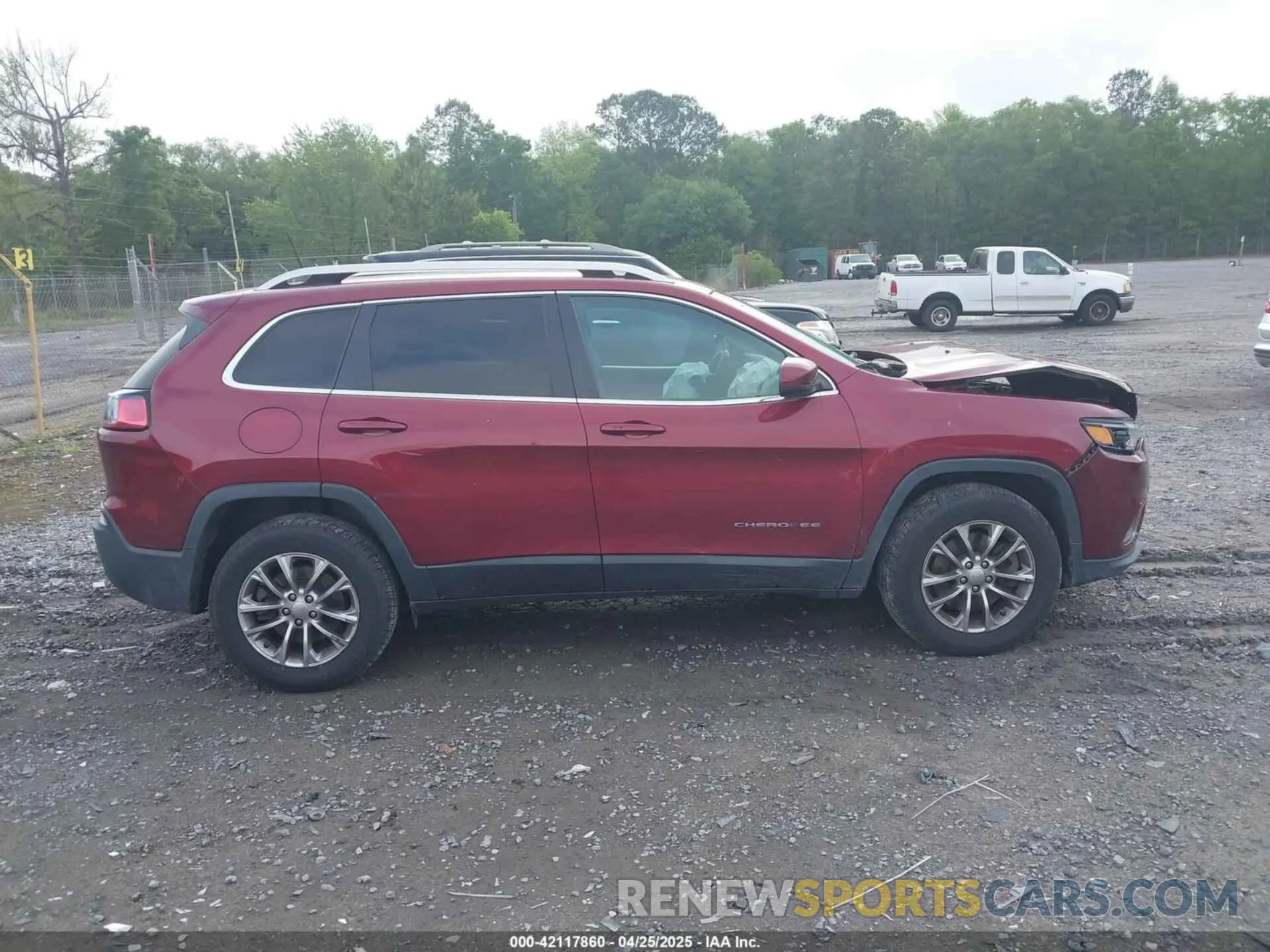 13 Photograph of a damaged car 1C4PJMLB3KD195412 JEEP CHEROKEE 2019