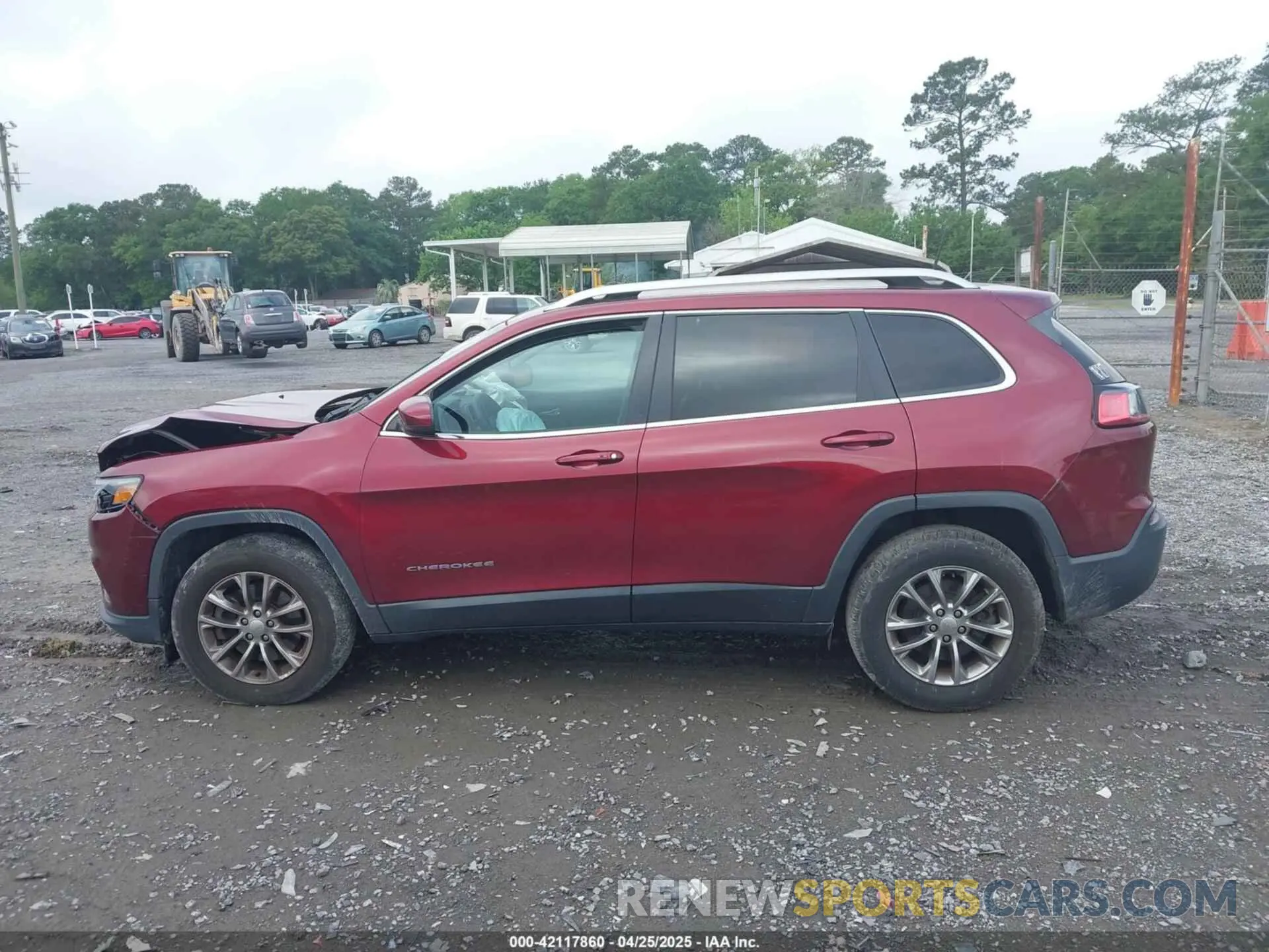 14 Photograph of a damaged car 1C4PJMLB3KD195412 JEEP CHEROKEE 2019