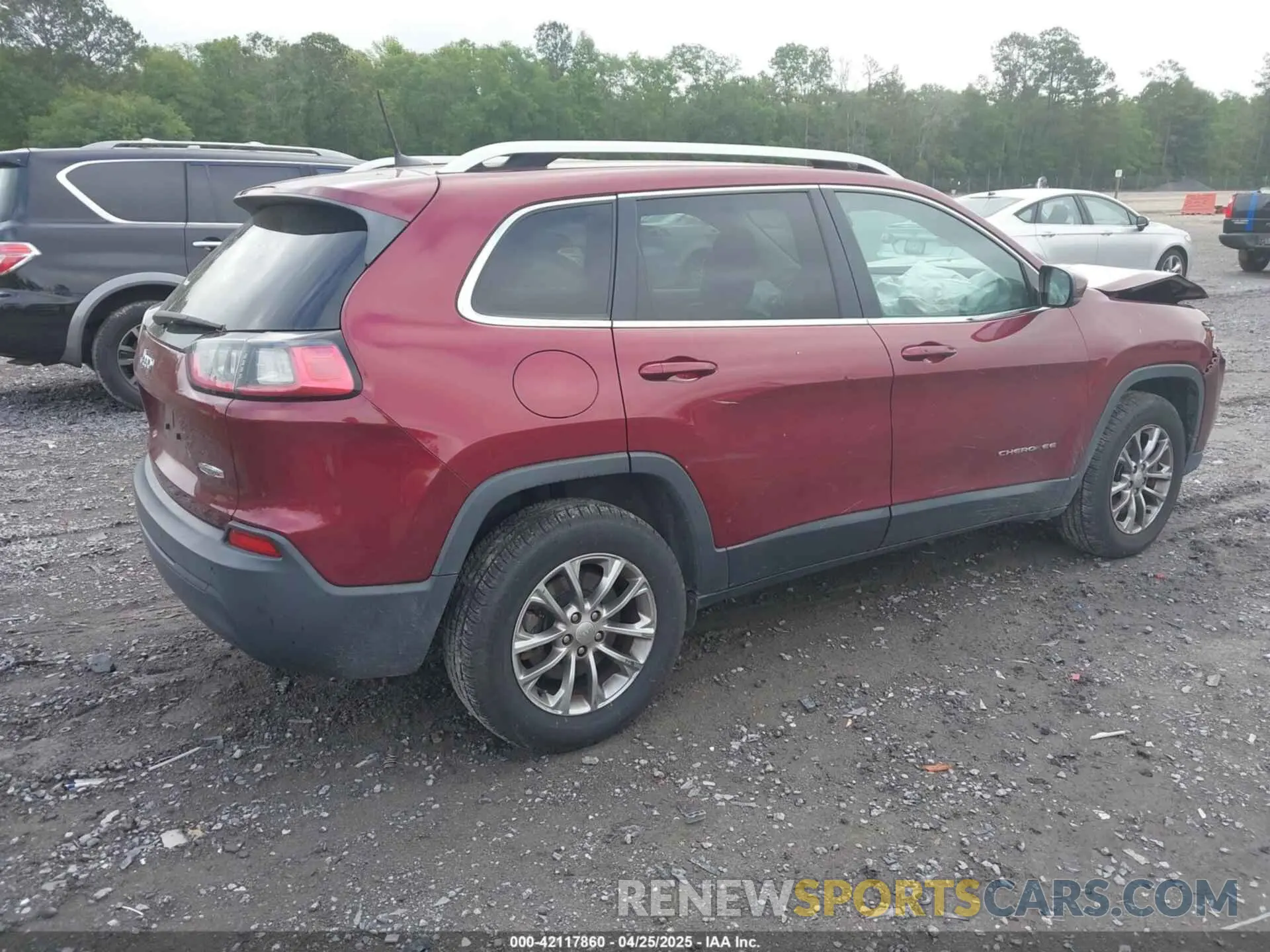 4 Photograph of a damaged car 1C4PJMLB3KD195412 JEEP CHEROKEE 2019