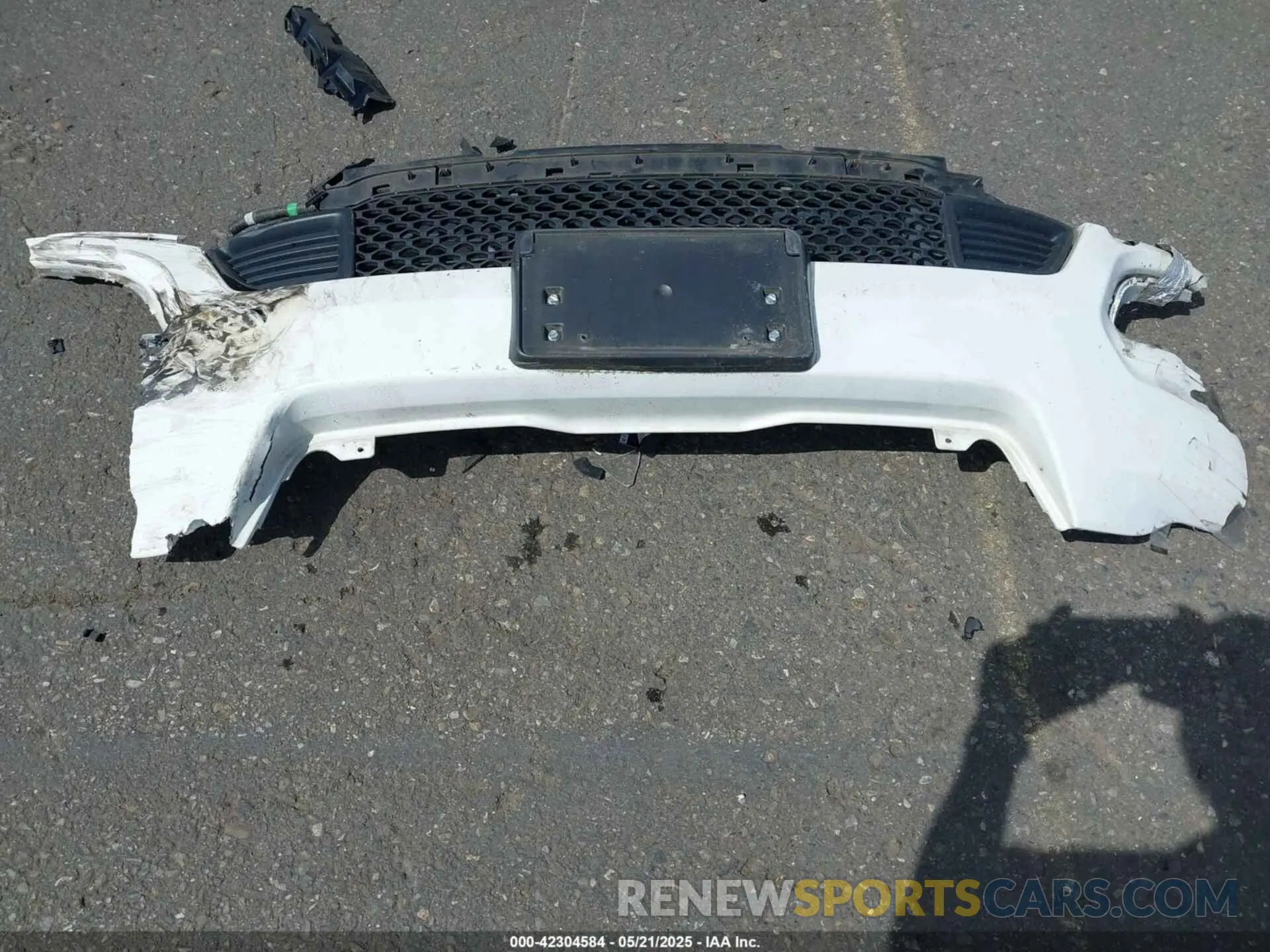 12 Photograph of a damaged car 1C4PJMLB3KD351495 JEEP CHEROKEE 2019