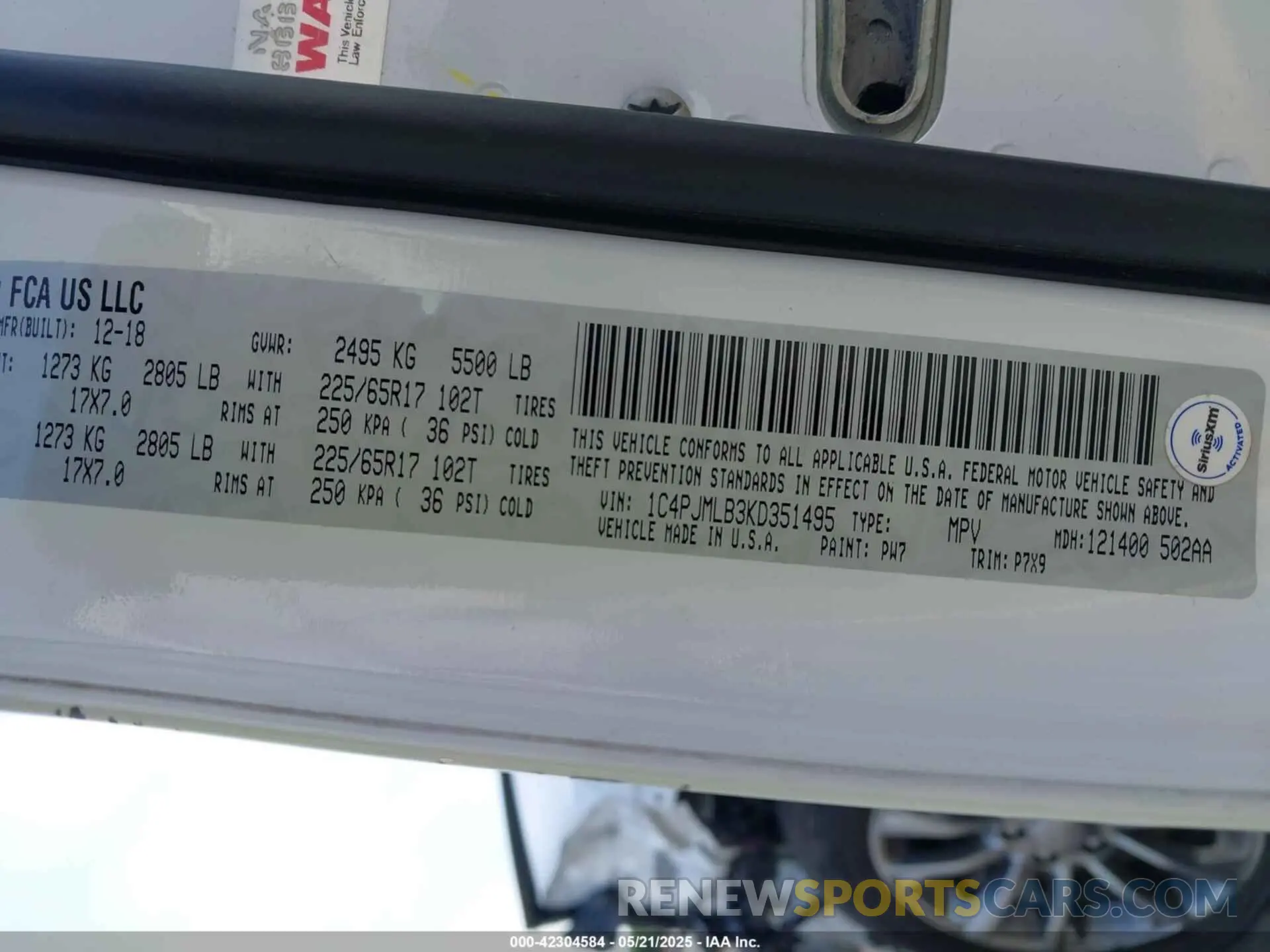 9 Photograph of a damaged car 1C4PJMLB3KD351495 JEEP CHEROKEE 2019