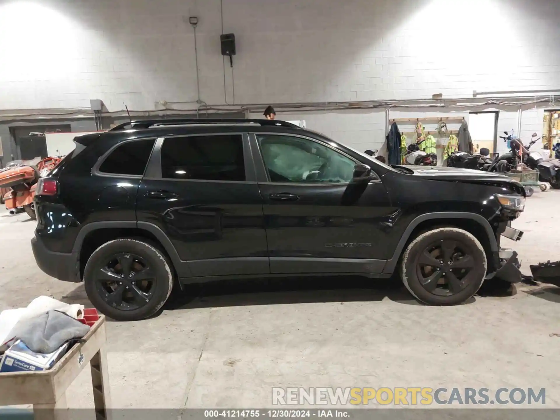 13 Photograph of a damaged car 1C4PJMLB3KD437485 JEEP CHEROKEE 2019