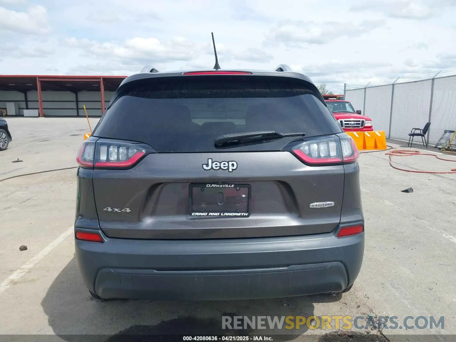 16 Photograph of a damaged car 1C4PJMLB4KD139544 JEEP CHEROKEE 2019