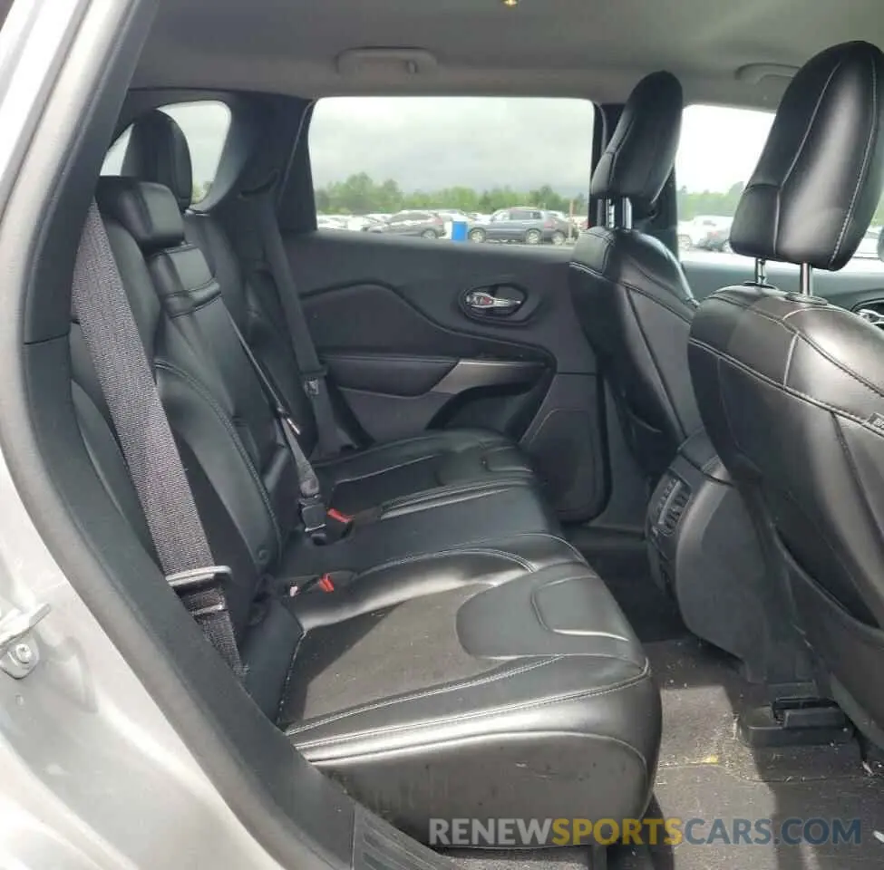 11 Photograph of a damaged car 1C4PJMLB4KD319736 JEEP CHEROKEE 2019