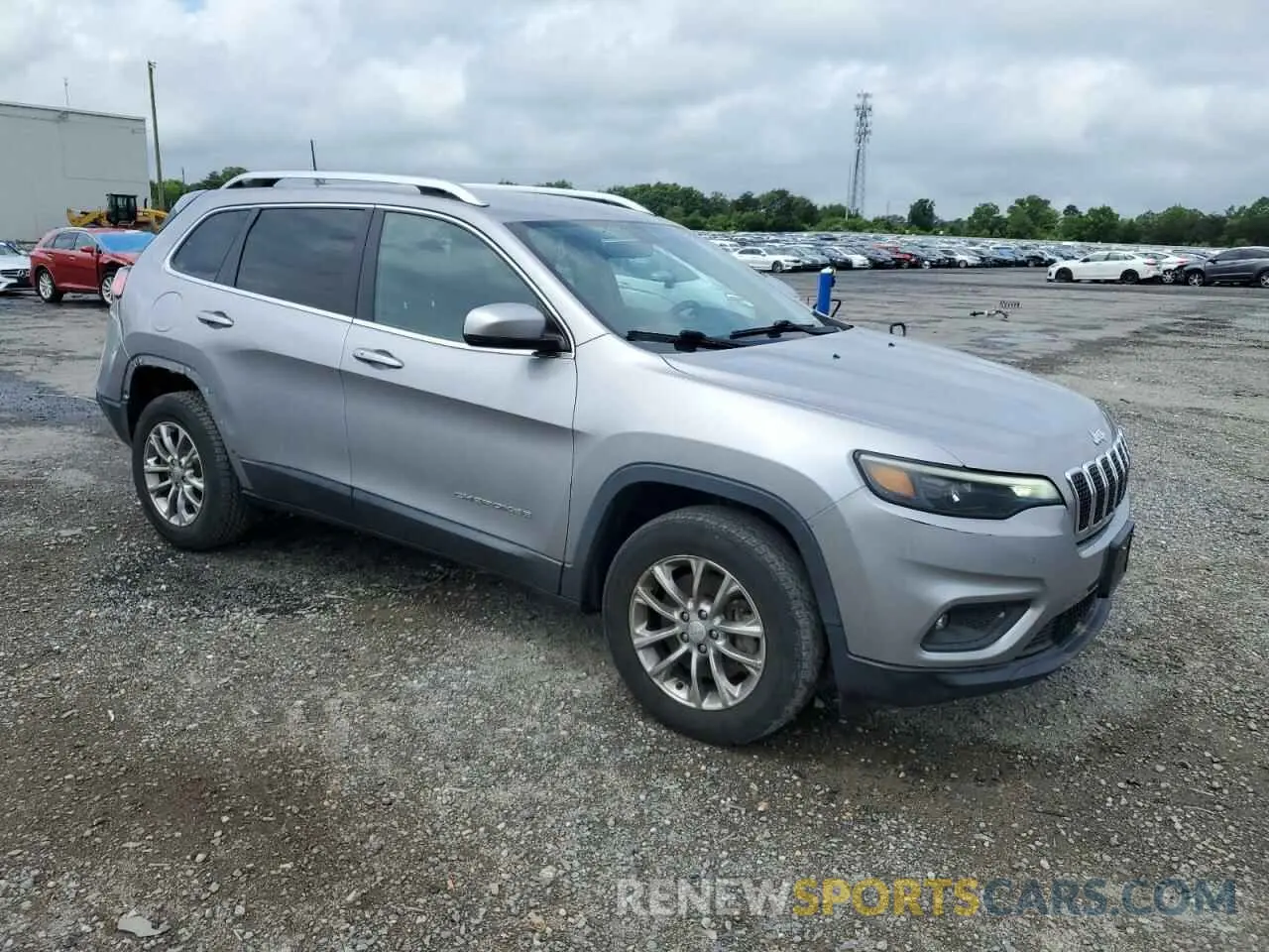 4 Photograph of a damaged car 1C4PJMLB4KD319736 JEEP CHEROKEE 2019