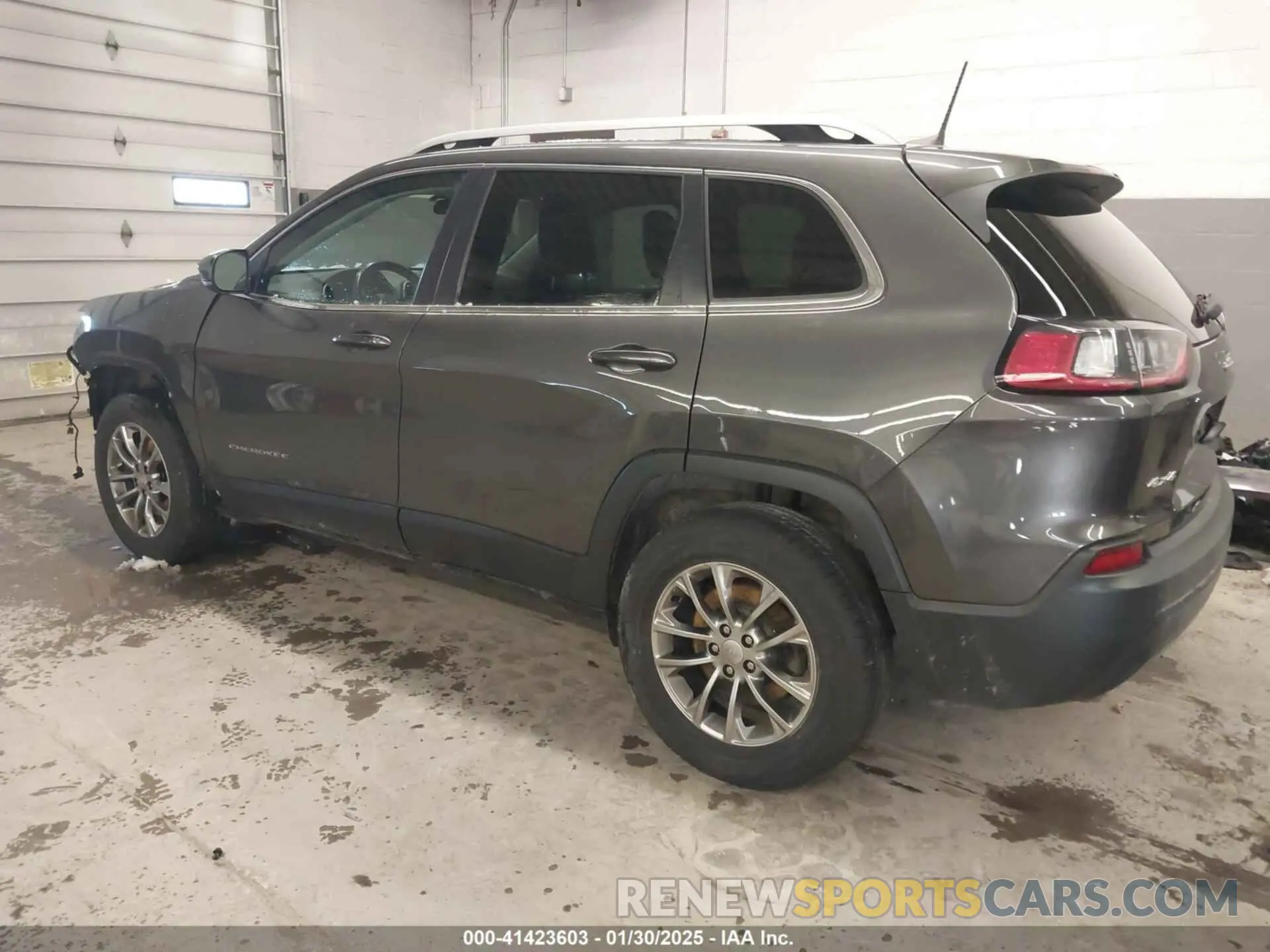3 Photograph of a damaged car 1C4PJMLB4KD458362 JEEP CHEROKEE 2019