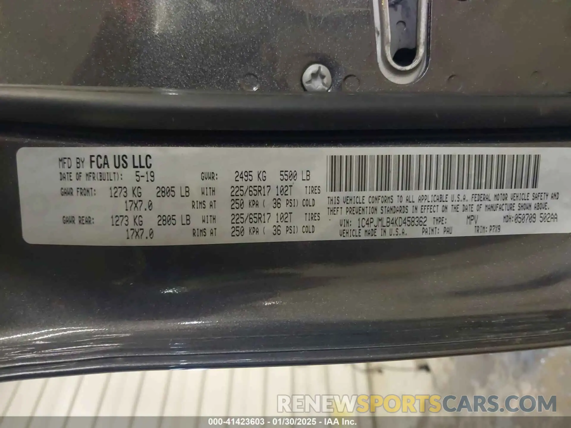 9 Photograph of a damaged car 1C4PJMLB4KD458362 JEEP CHEROKEE 2019