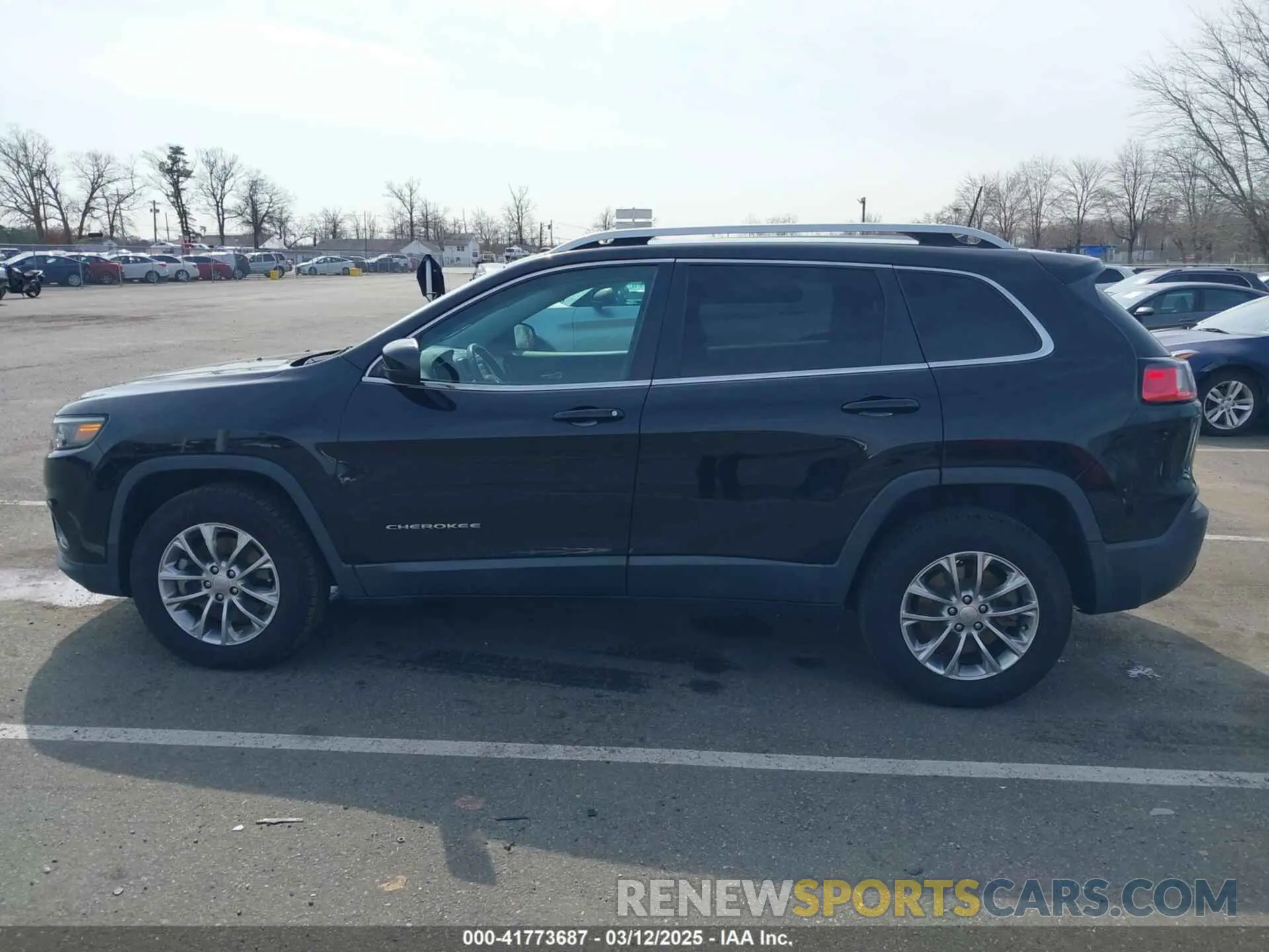 14 Photograph of a damaged car 1C4PJMLB5KD181463 JEEP CHEROKEE 2019
