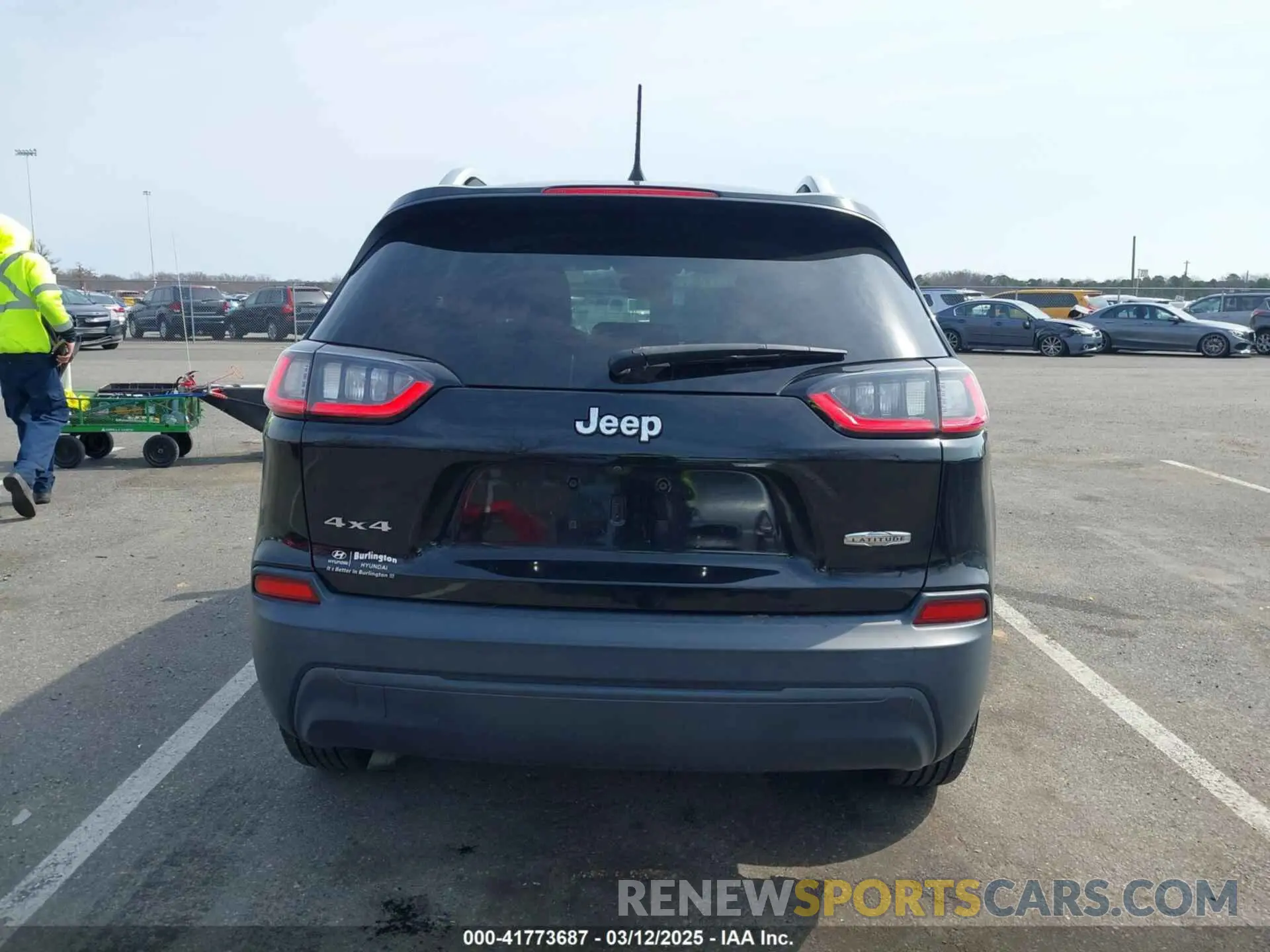 16 Photograph of a damaged car 1C4PJMLB5KD181463 JEEP CHEROKEE 2019