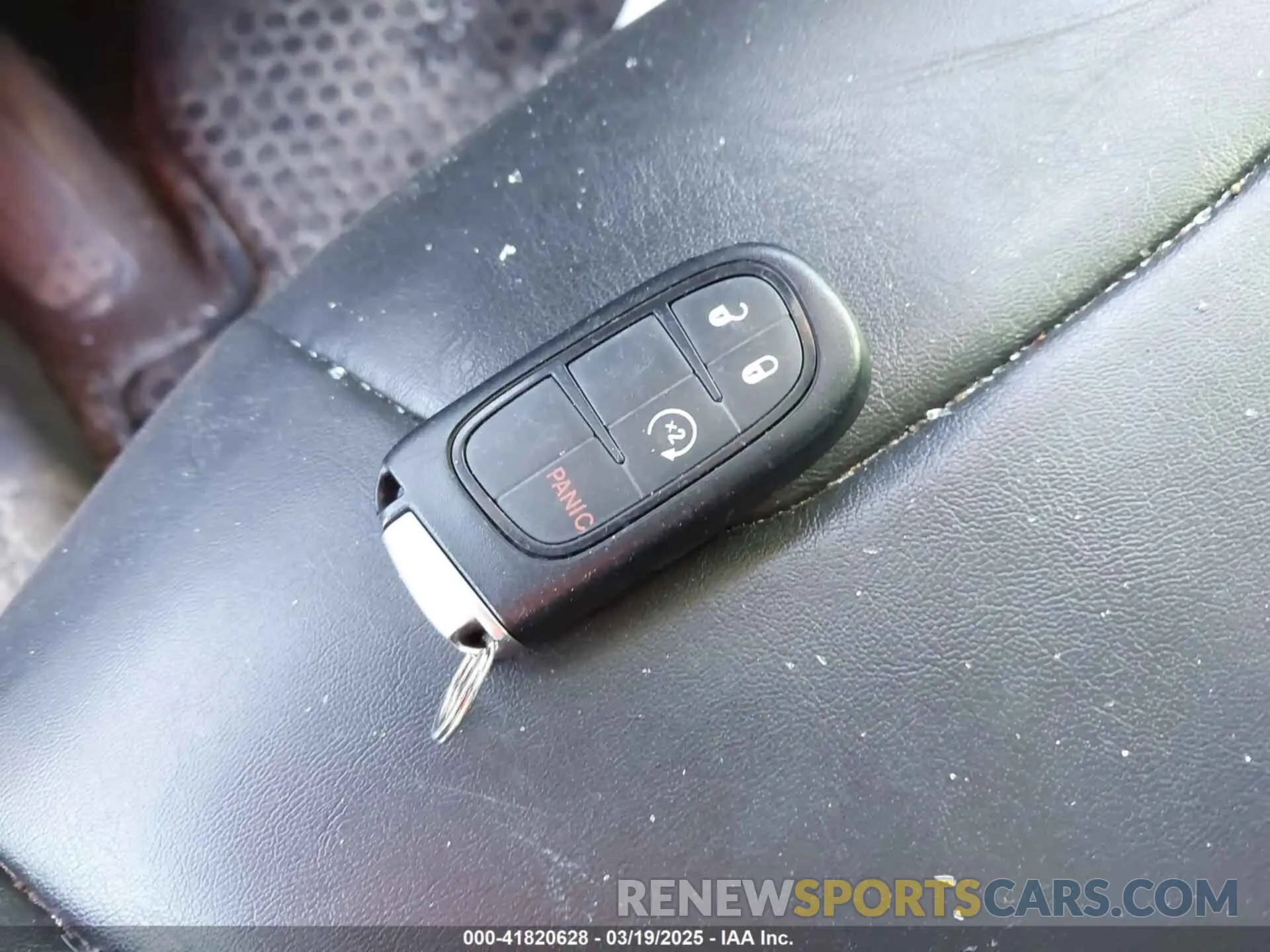 11 Photograph of a damaged car 1C4PJMLB5KD363244 JEEP CHEROKEE 2019