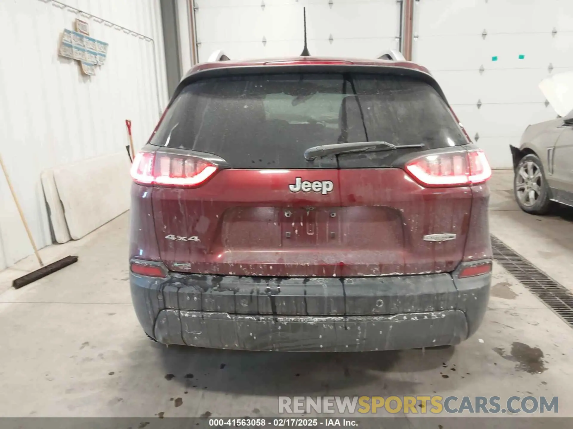 16 Photograph of a damaged car 1C4PJMLB6KD465474 JEEP CHEROKEE 2019