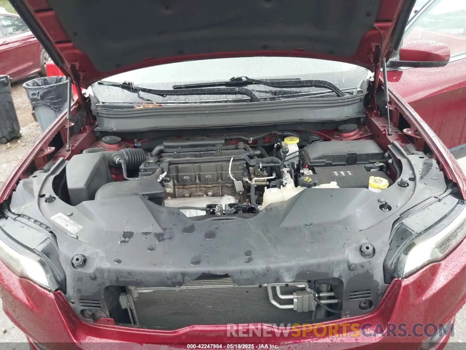 10 Photograph of a damaged car 1C4PJMLB7KD118123 JEEP CHEROKEE 2019