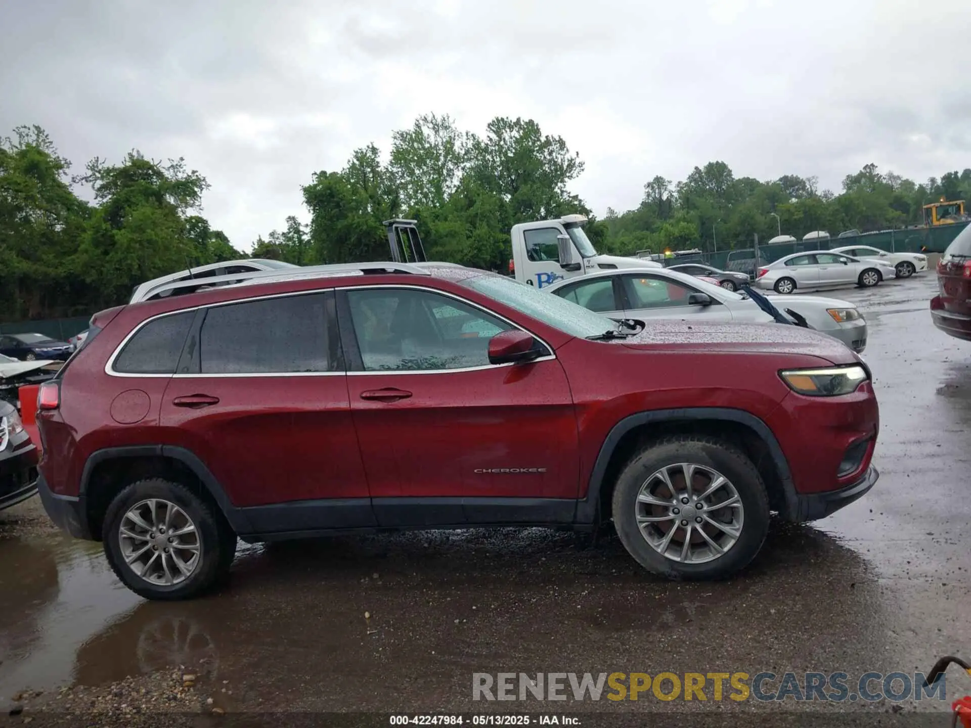 13 Photograph of a damaged car 1C4PJMLB7KD118123 JEEP CHEROKEE 2019