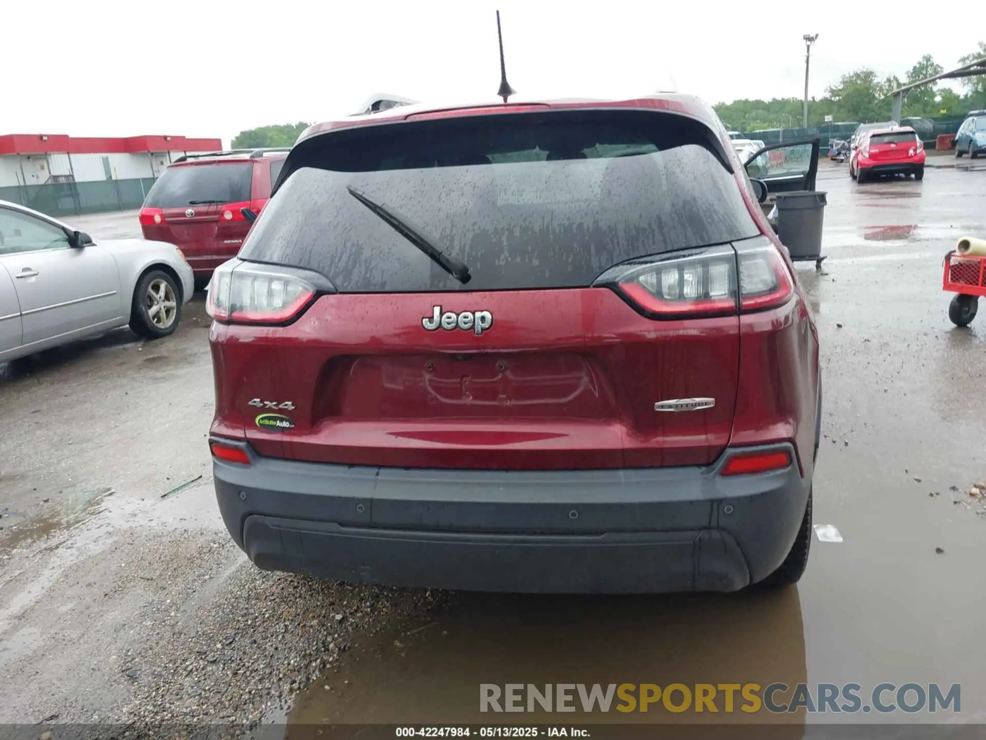 16 Photograph of a damaged car 1C4PJMLB7KD118123 JEEP CHEROKEE 2019