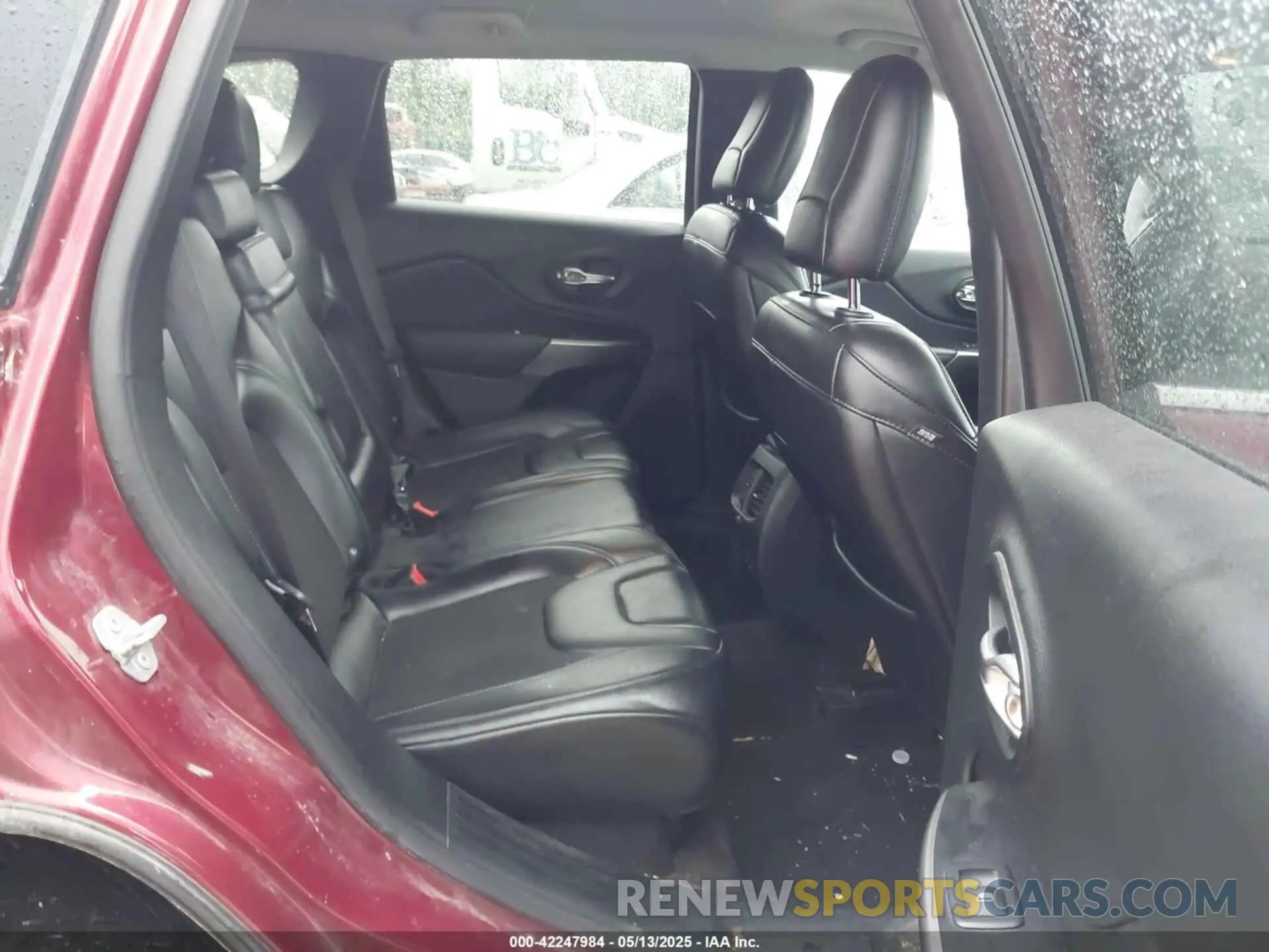 8 Photograph of a damaged car 1C4PJMLB7KD118123 JEEP CHEROKEE 2019