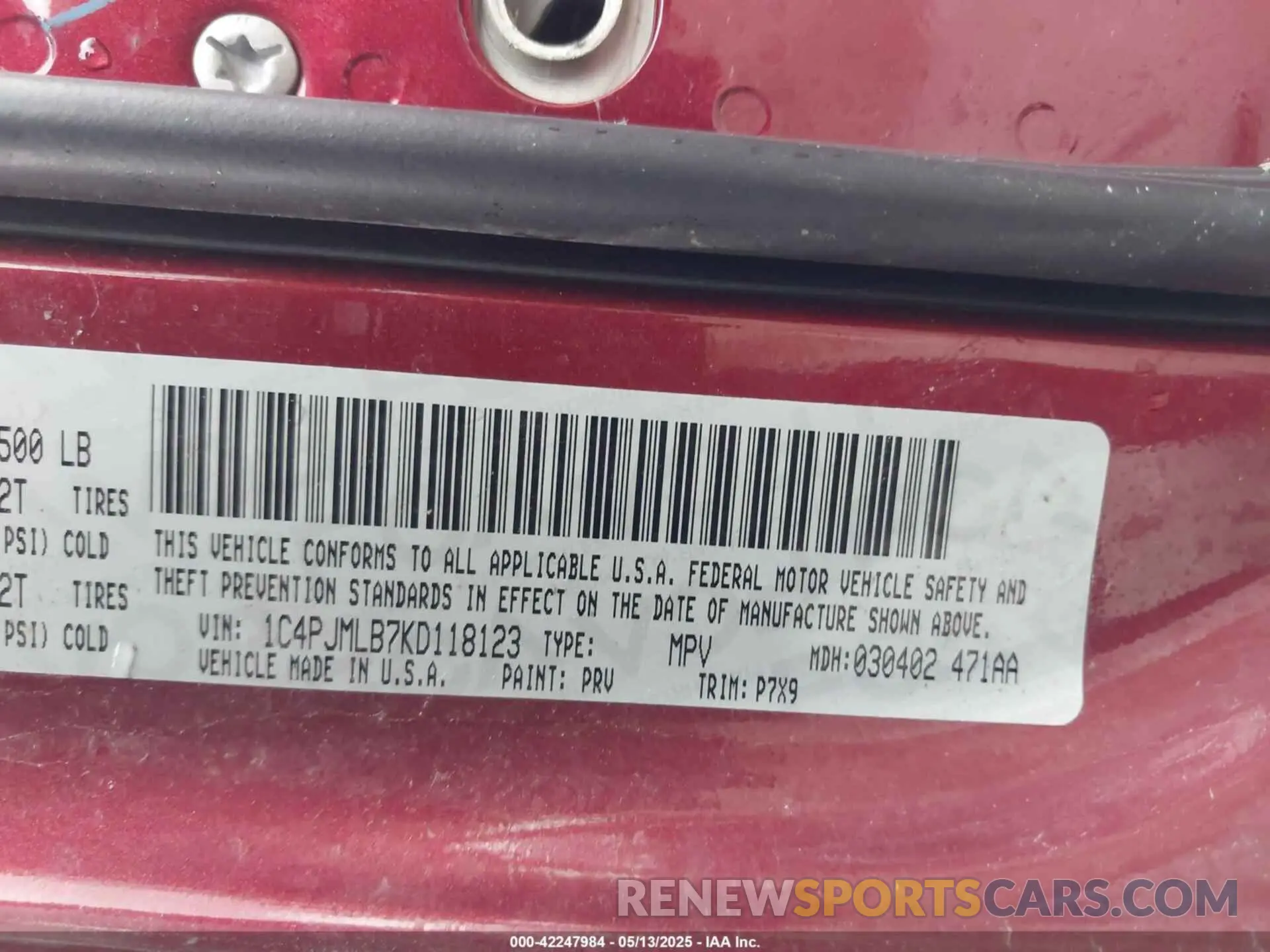 9 Photograph of a damaged car 1C4PJMLB7KD118123 JEEP CHEROKEE 2019