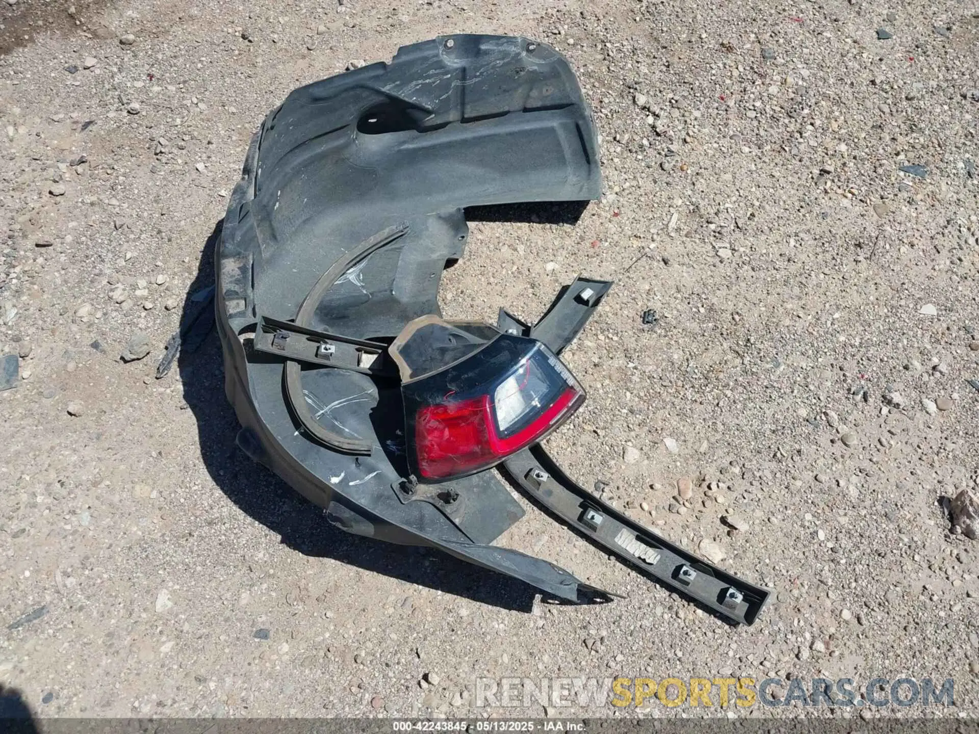 12 Photograph of a damaged car 1C4PJMLB7KD384984 JEEP CHEROKEE 2019