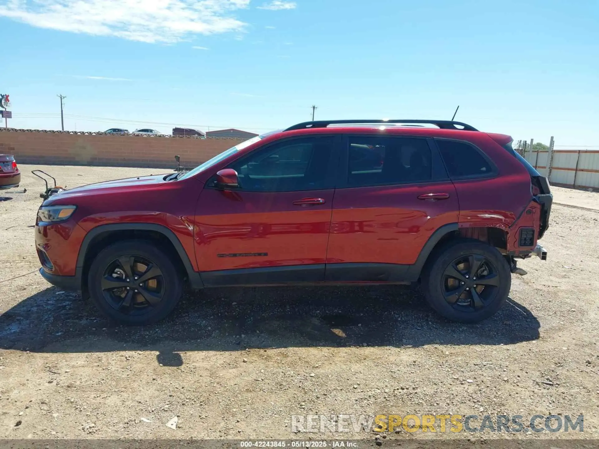 15 Photograph of a damaged car 1C4PJMLB7KD384984 JEEP CHEROKEE 2019
