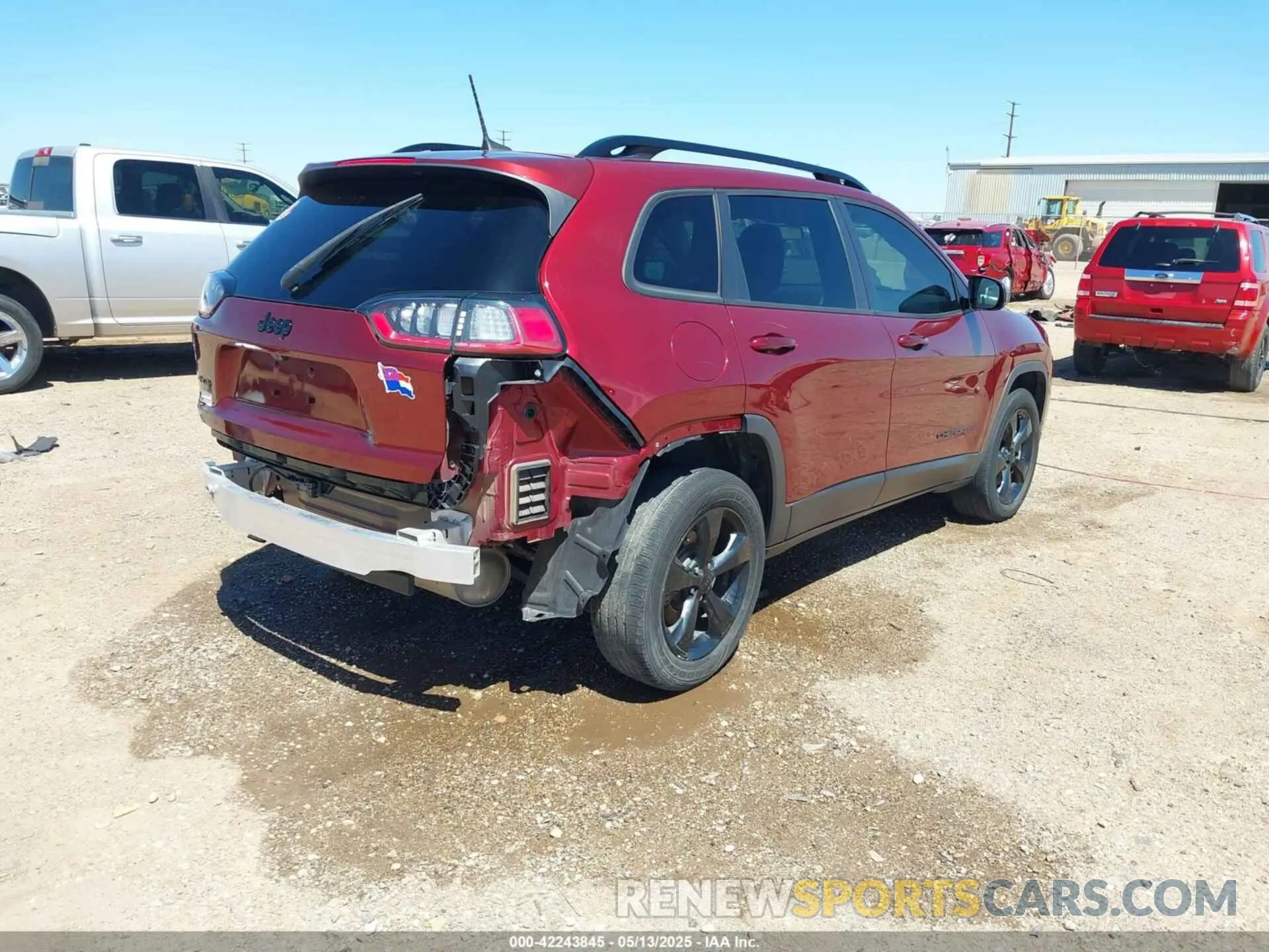 4 Photograph of a damaged car 1C4PJMLB7KD384984 JEEP CHEROKEE 2019