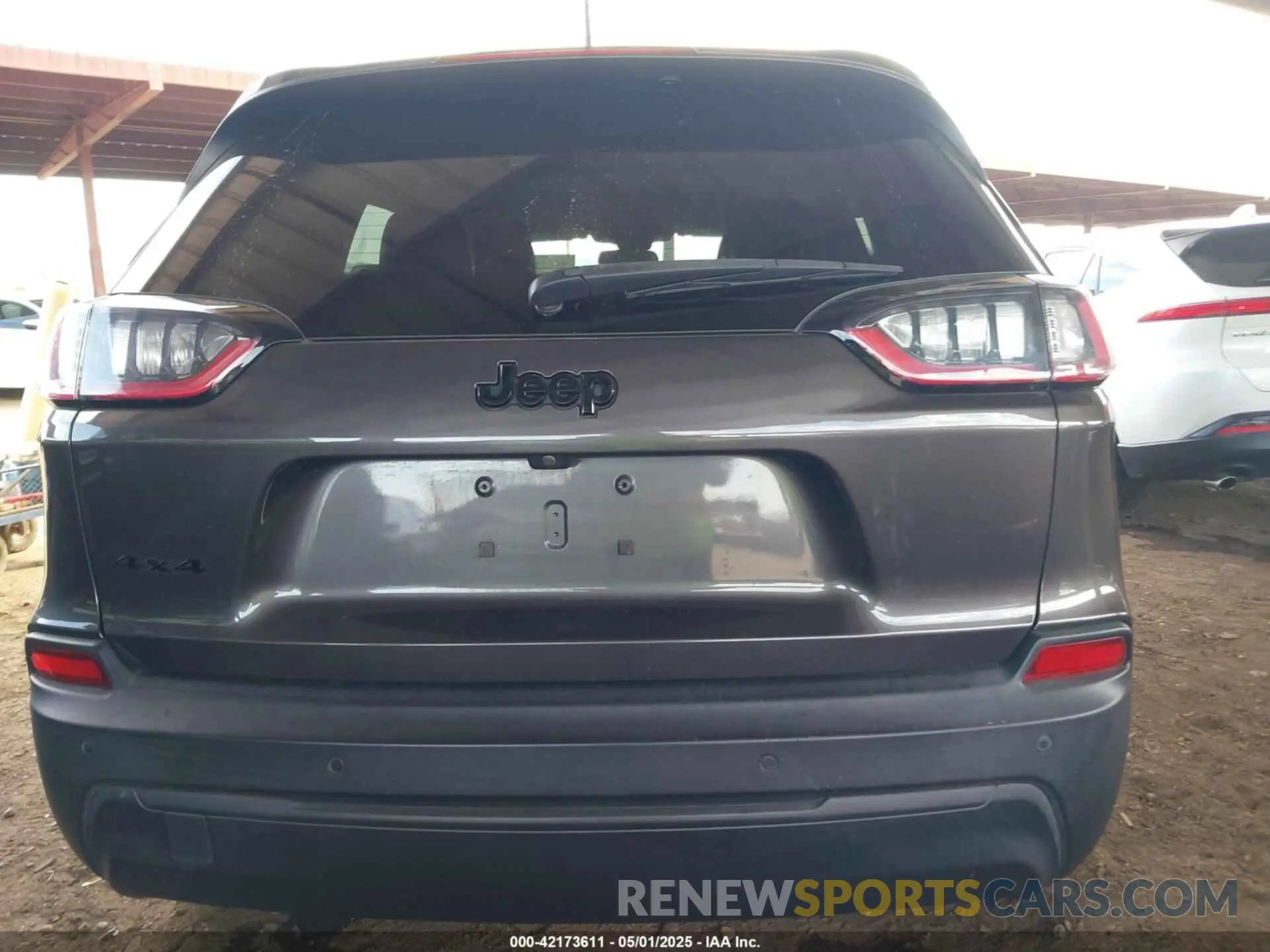 16 Photograph of a damaged car 1C4PJMLB7KD400634 JEEP CHEROKEE 2019