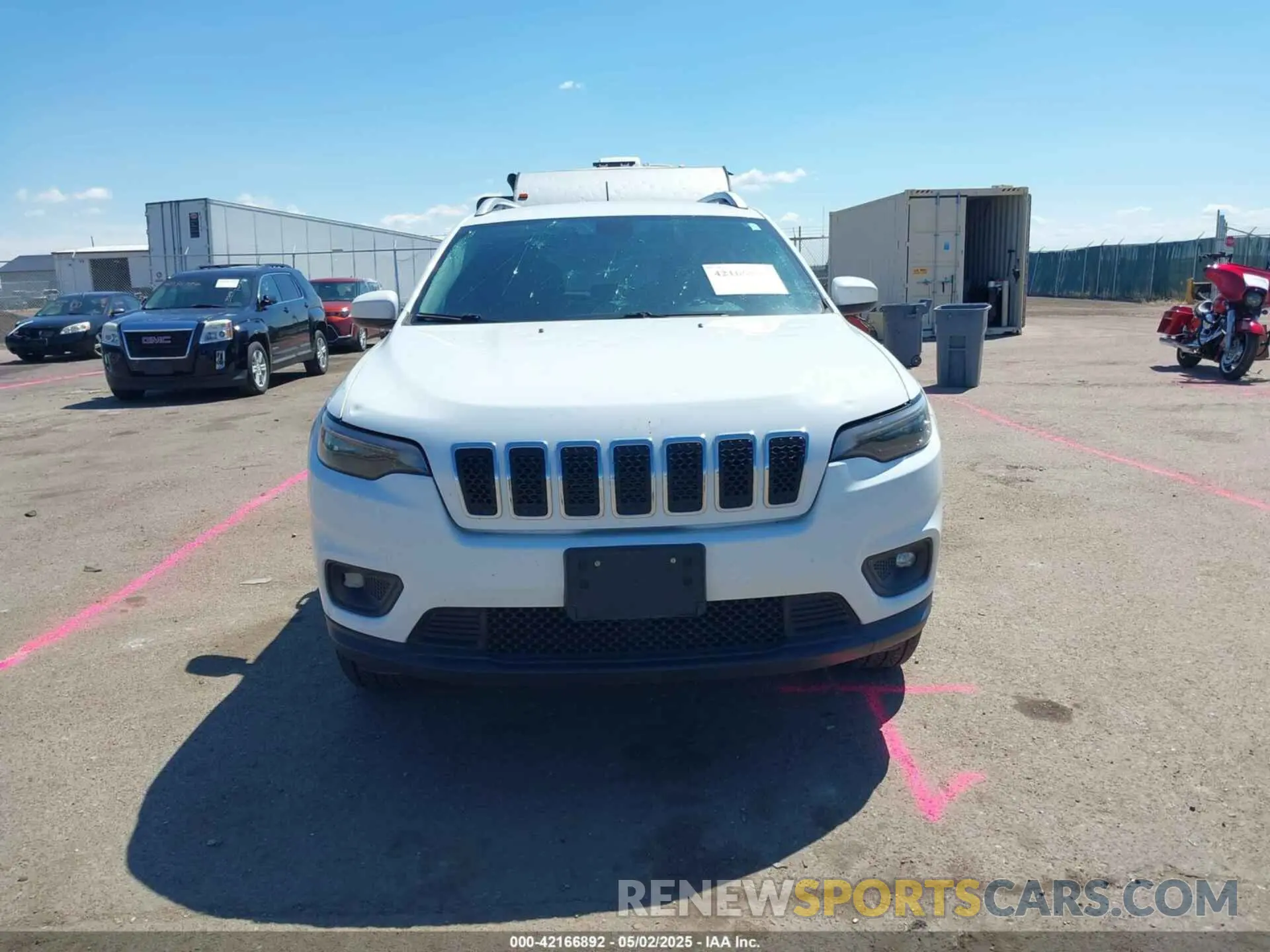 12 Photograph of a damaged car 1C4PJMLB8KD112699 JEEP CHEROKEE 2019