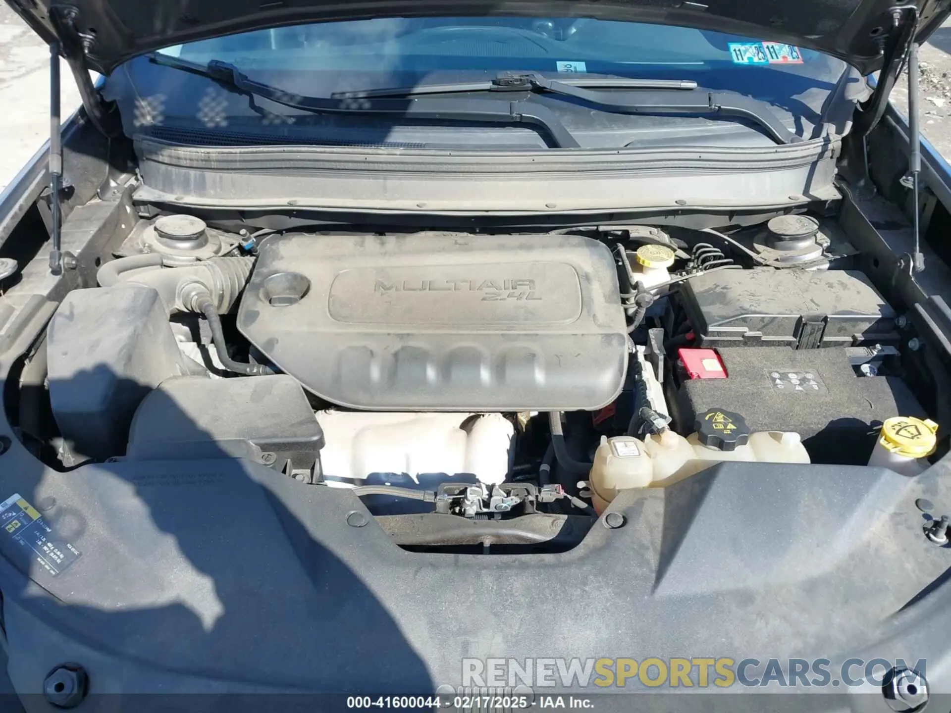 10 Photograph of a damaged car 1C4PJMLB8KD292542 JEEP CHEROKEE 2019