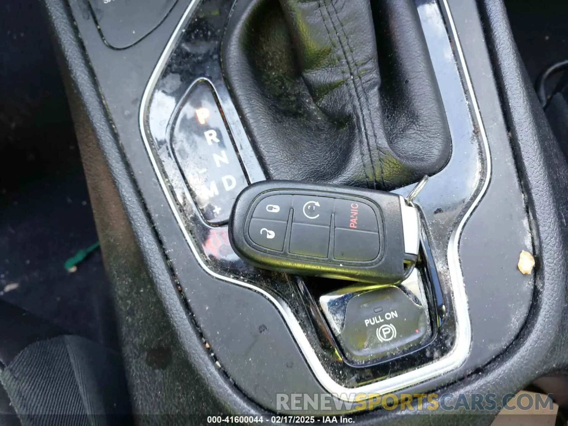11 Photograph of a damaged car 1C4PJMLB8KD292542 JEEP CHEROKEE 2019