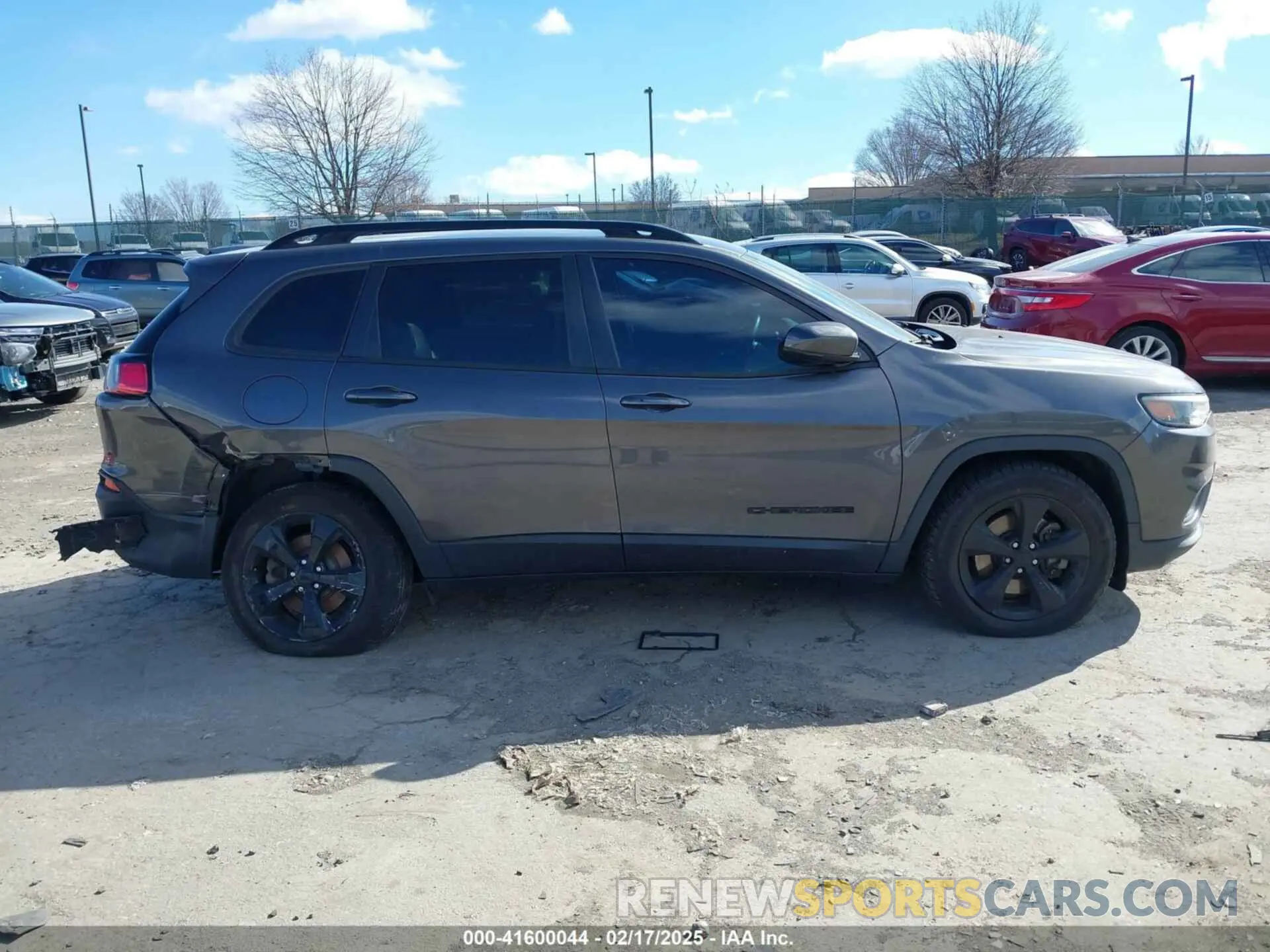 13 Photograph of a damaged car 1C4PJMLB8KD292542 JEEP CHEROKEE 2019