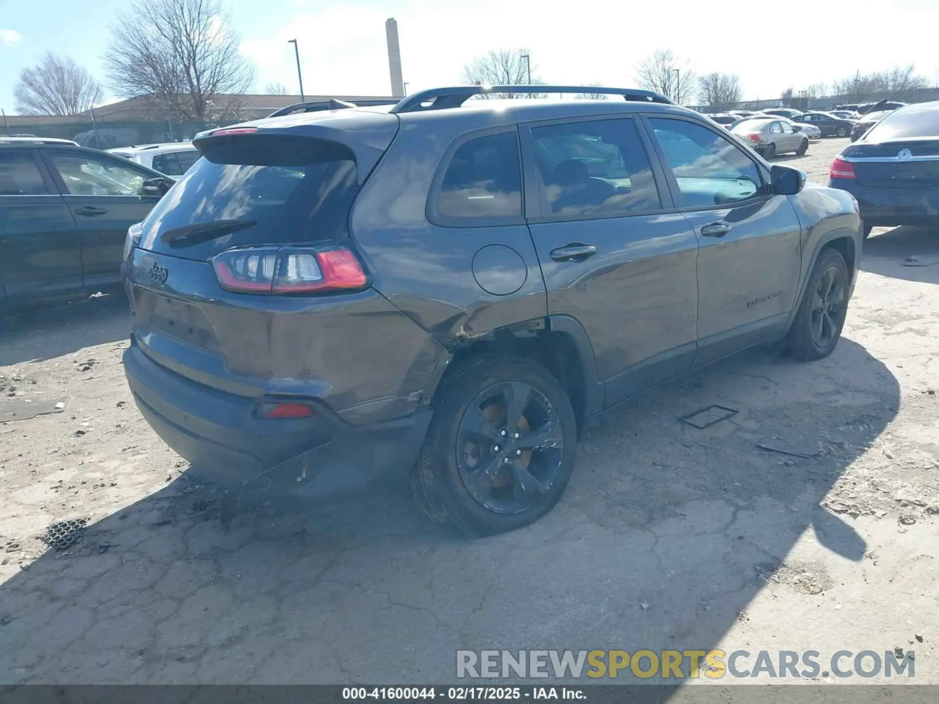 4 Photograph of a damaged car 1C4PJMLB8KD292542 JEEP CHEROKEE 2019