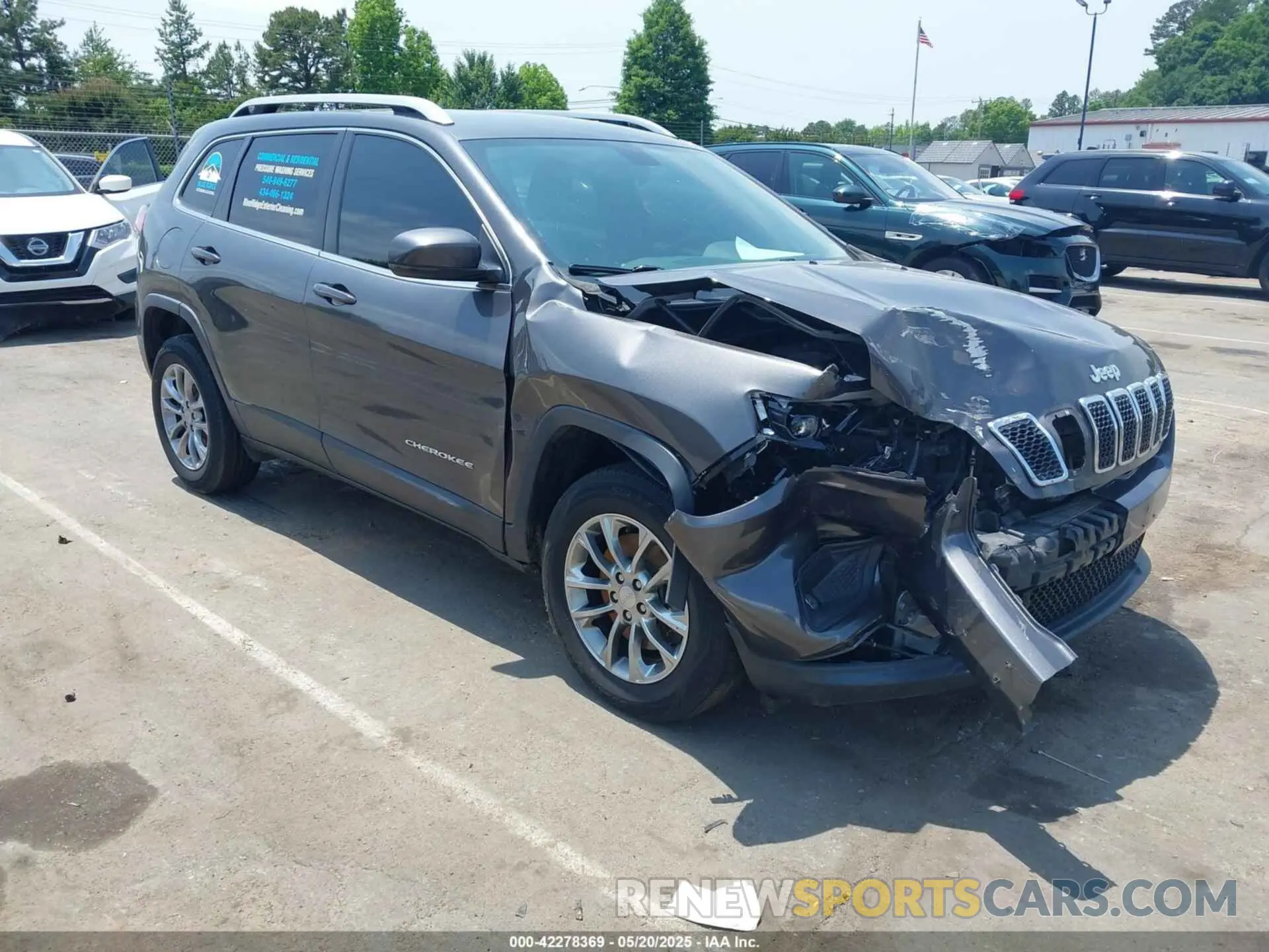 1 Photograph of a damaged car 1C4PJMLB8KD319755 JEEP CHEROKEE 2019