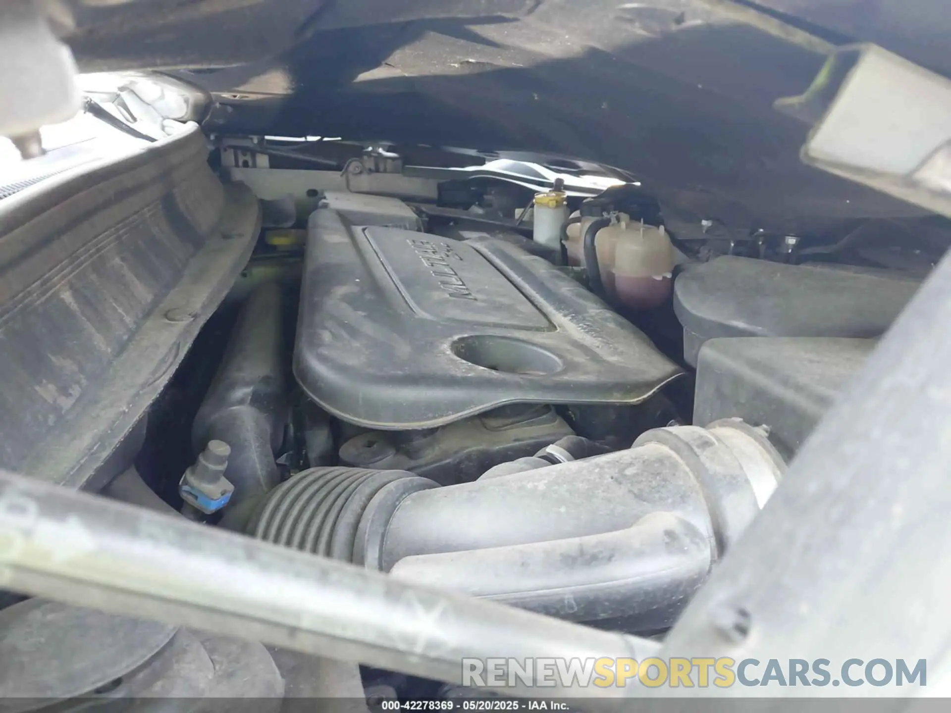 10 Photograph of a damaged car 1C4PJMLB8KD319755 JEEP CHEROKEE 2019