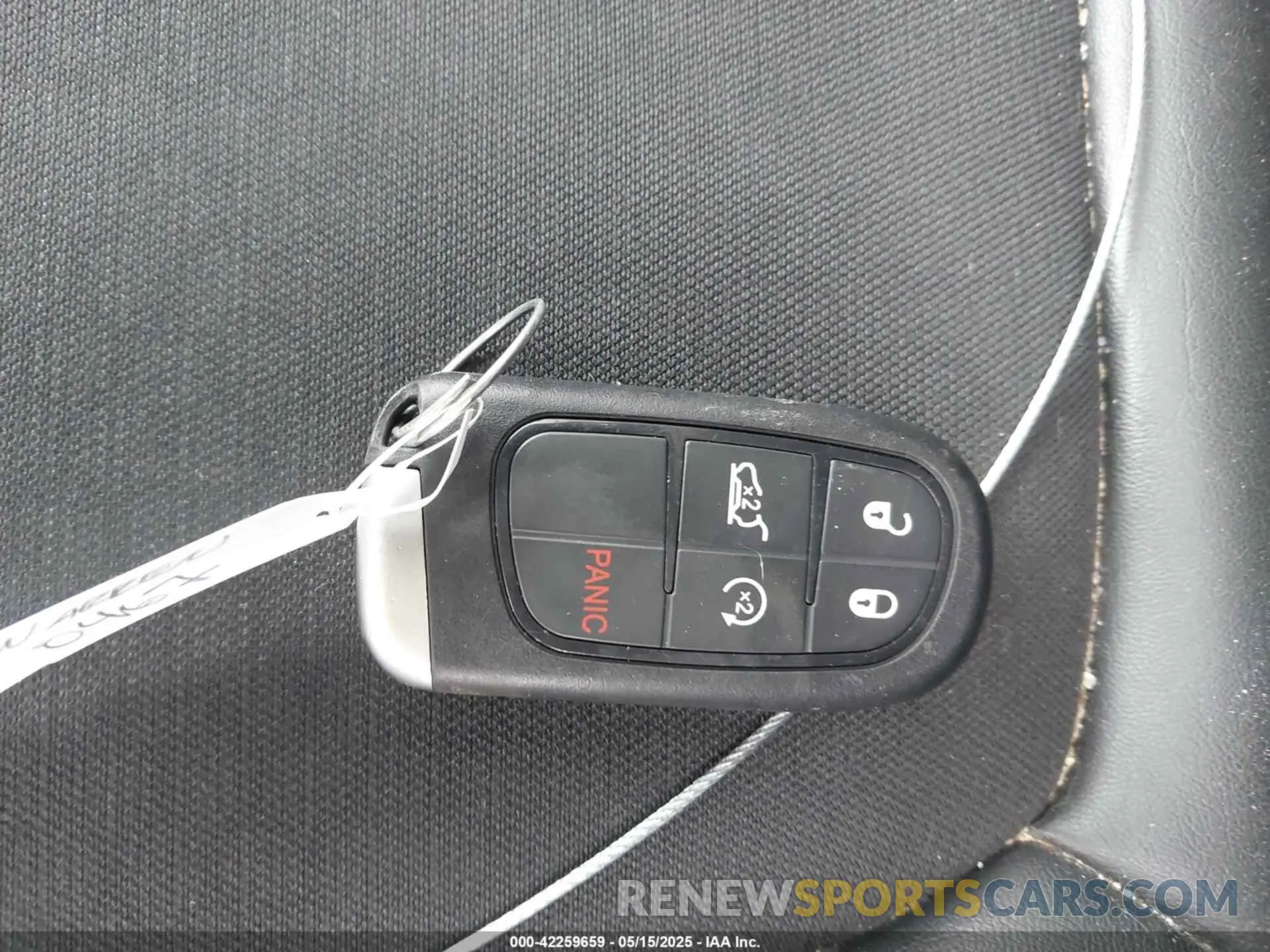 11 Photograph of a damaged car 1C4PJMLB8KD320467 JEEP CHEROKEE 2019