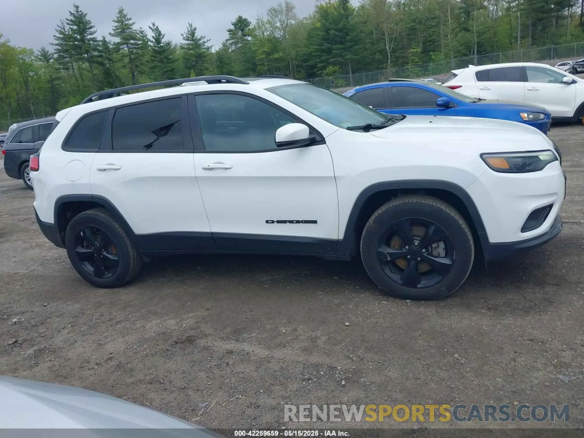 14 Photograph of a damaged car 1C4PJMLB8KD320467 JEEP CHEROKEE 2019