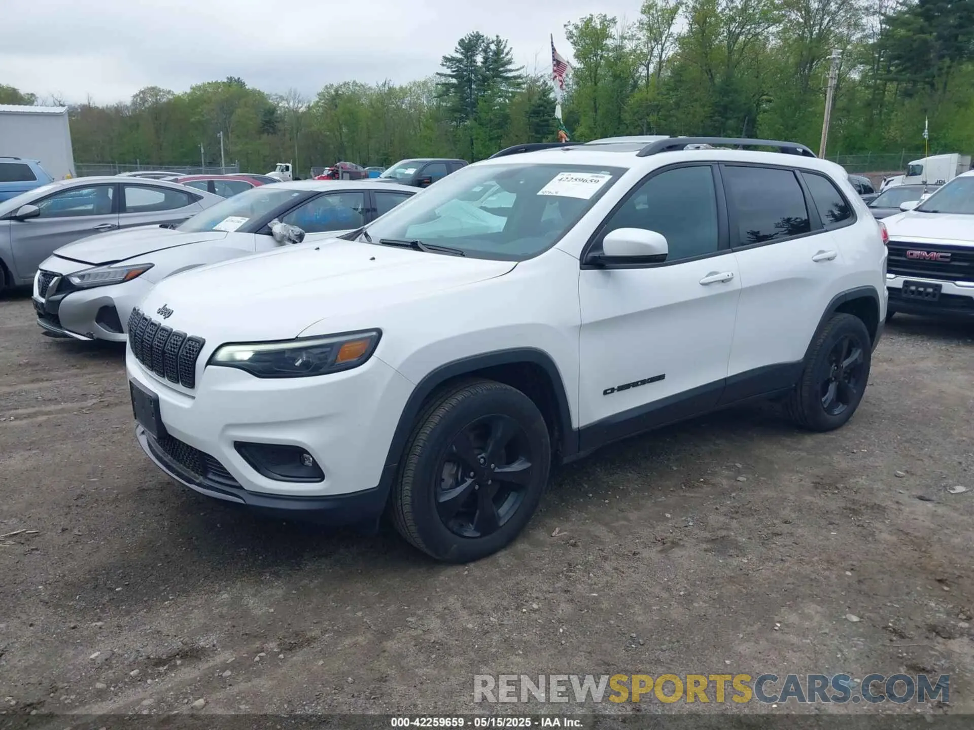 2 Photograph of a damaged car 1C4PJMLB8KD320467 JEEP CHEROKEE 2019