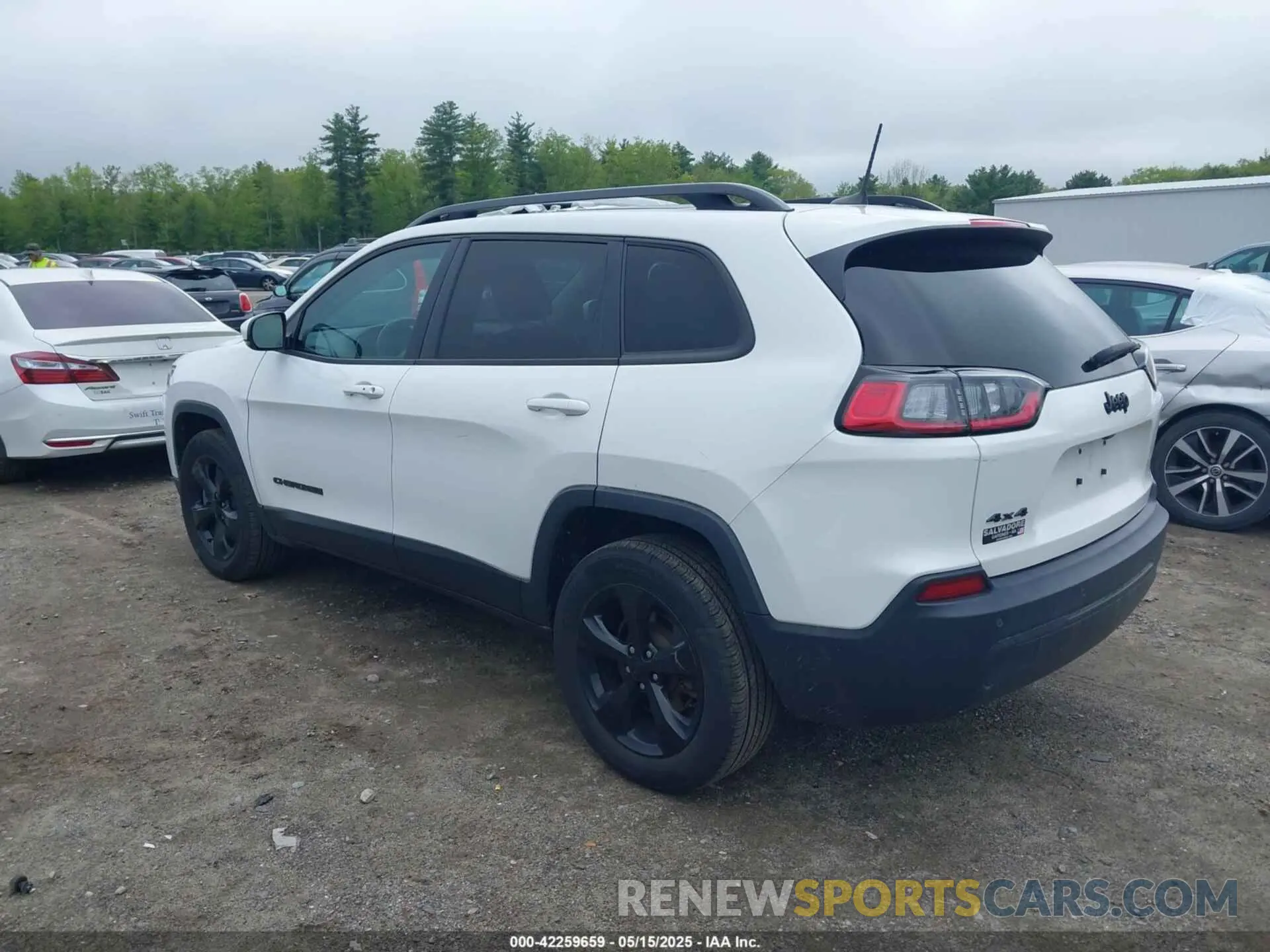 3 Photograph of a damaged car 1C4PJMLB8KD320467 JEEP CHEROKEE 2019