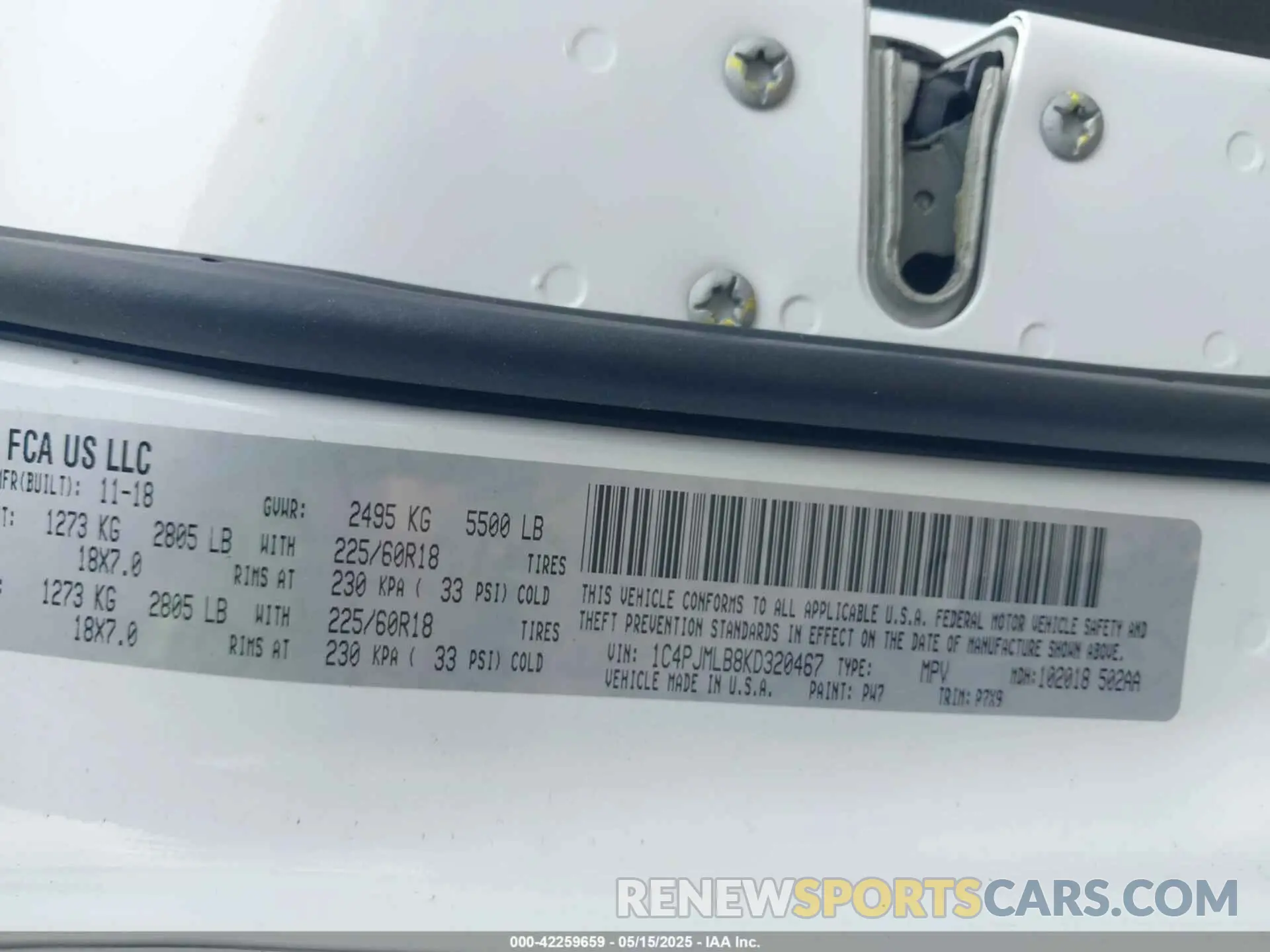 9 Photograph of a damaged car 1C4PJMLB8KD320467 JEEP CHEROKEE 2019