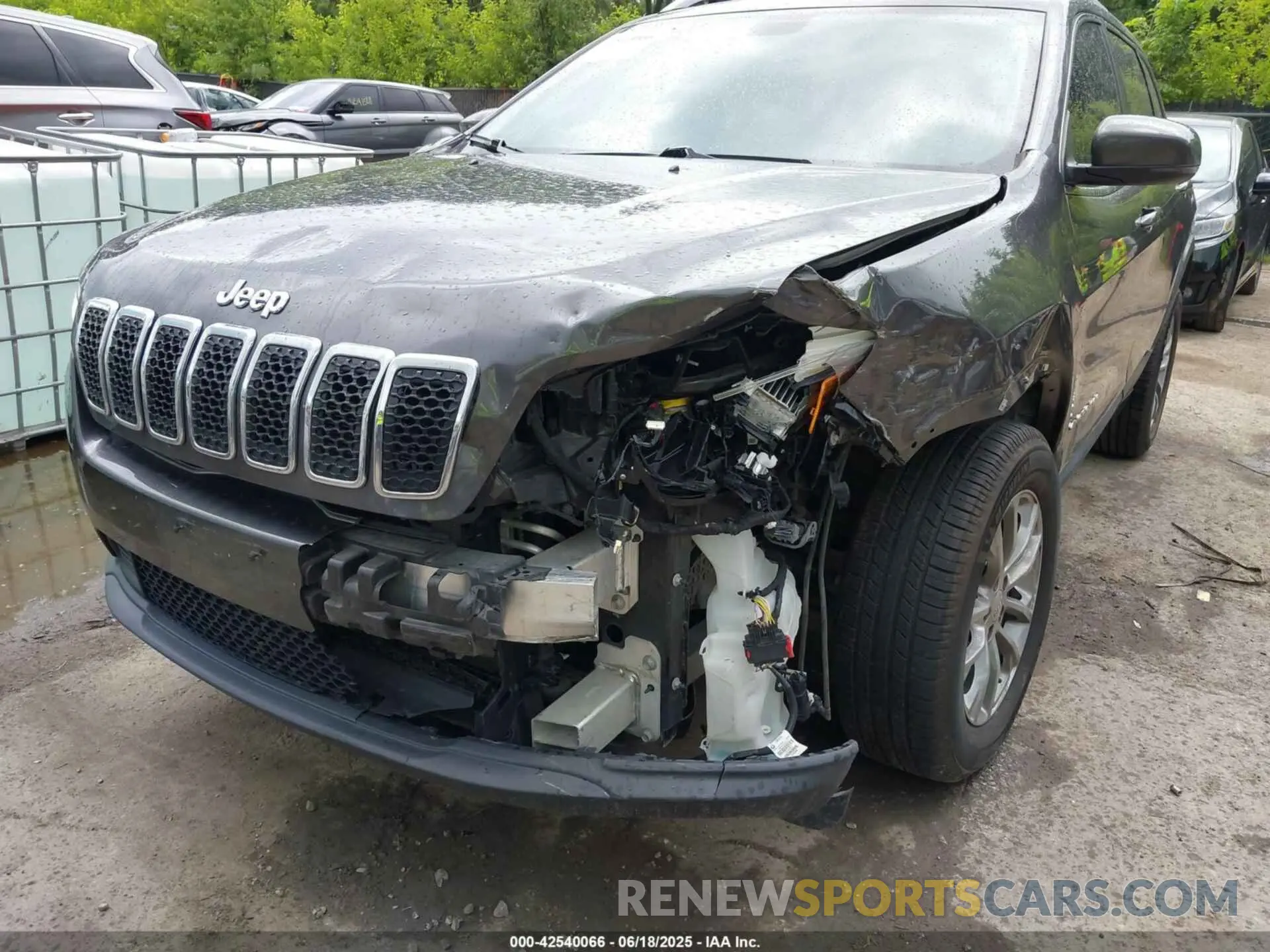 6 Photograph of a damaged car 1C4PJMLB8KD490134 JEEP CHEROKEE 2019