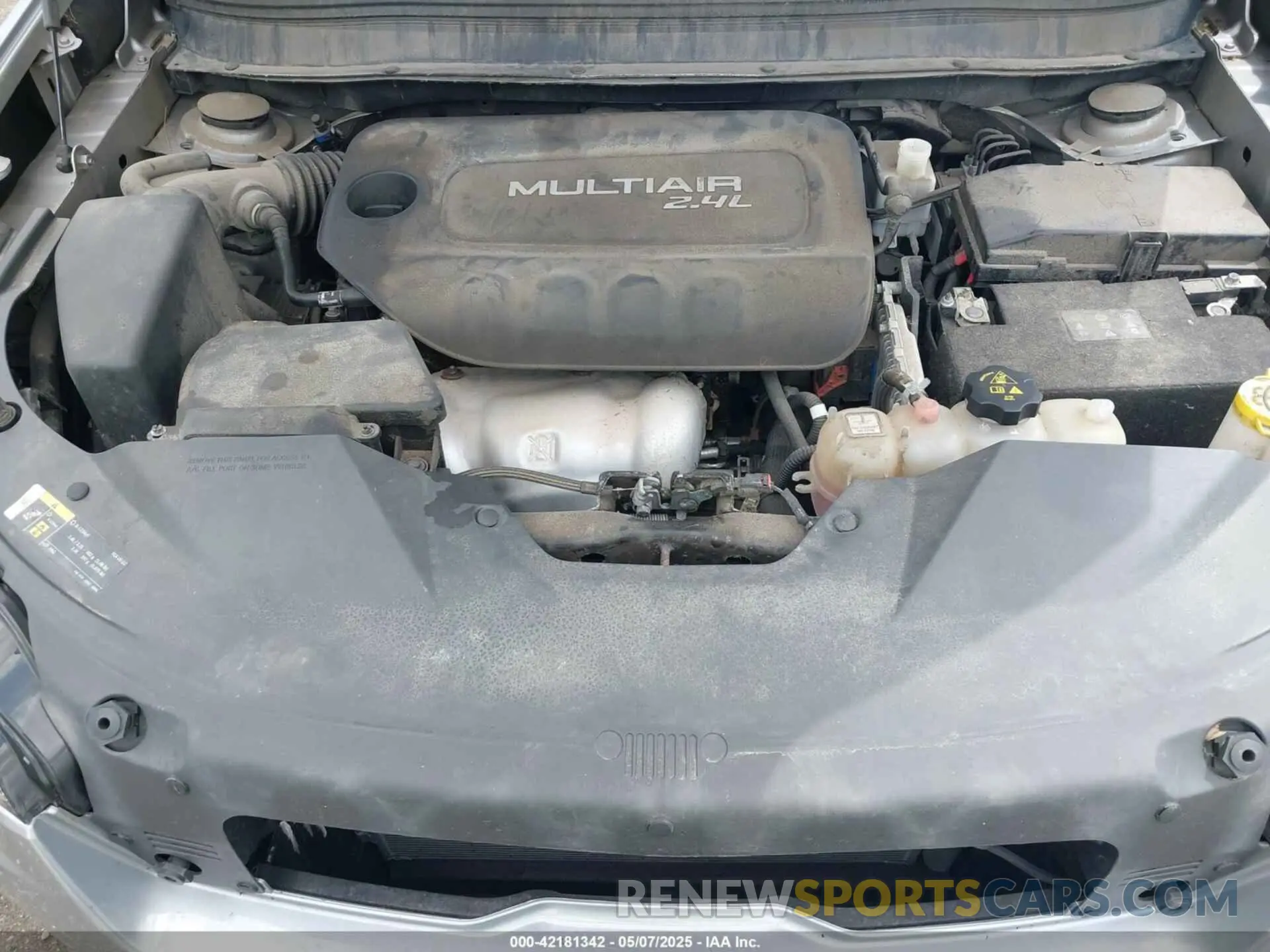 10 Photograph of a damaged car 1C4PJMLB9KD104059 JEEP CHEROKEE 2019