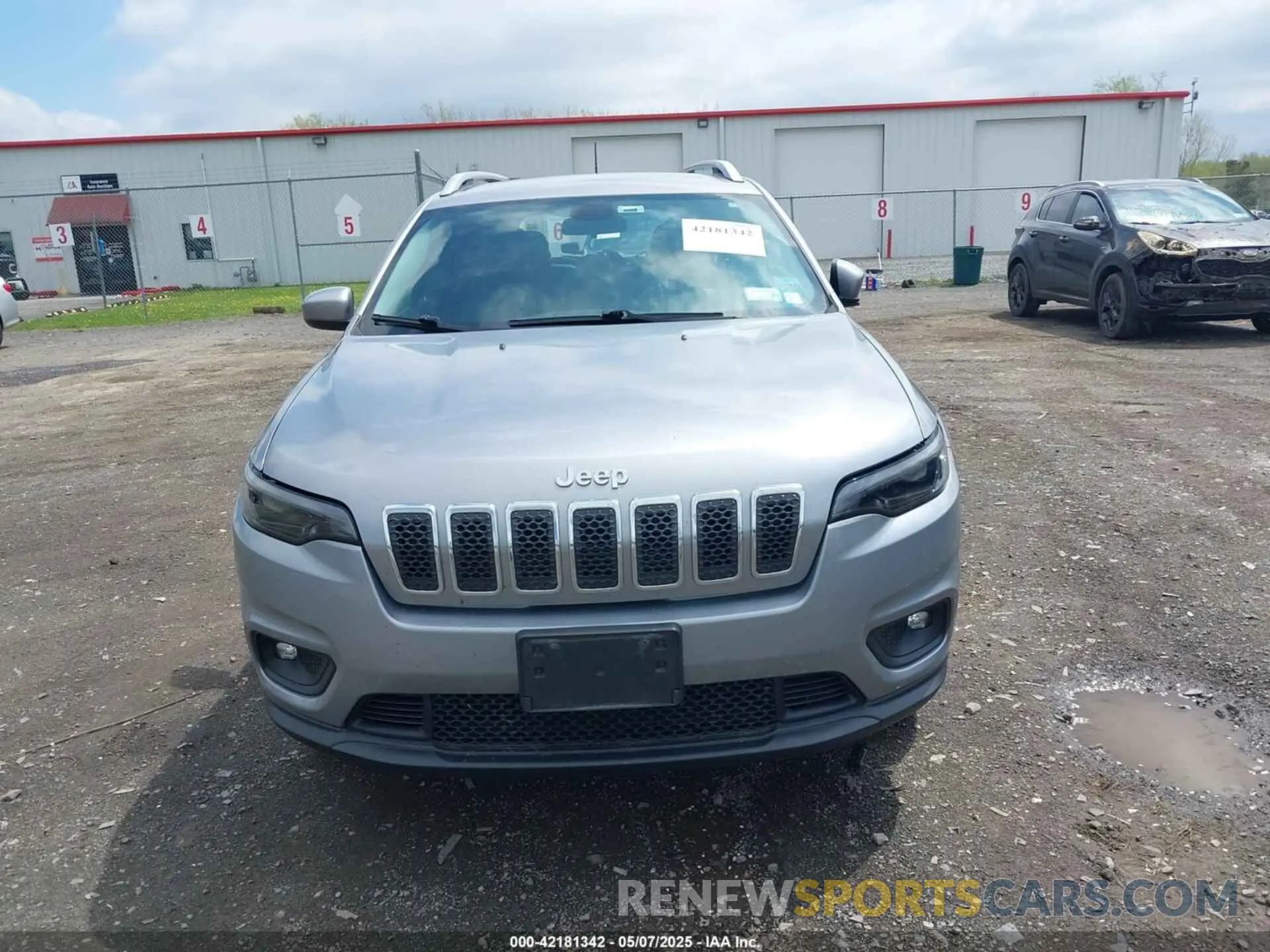 13 Photograph of a damaged car 1C4PJMLB9KD104059 JEEP CHEROKEE 2019