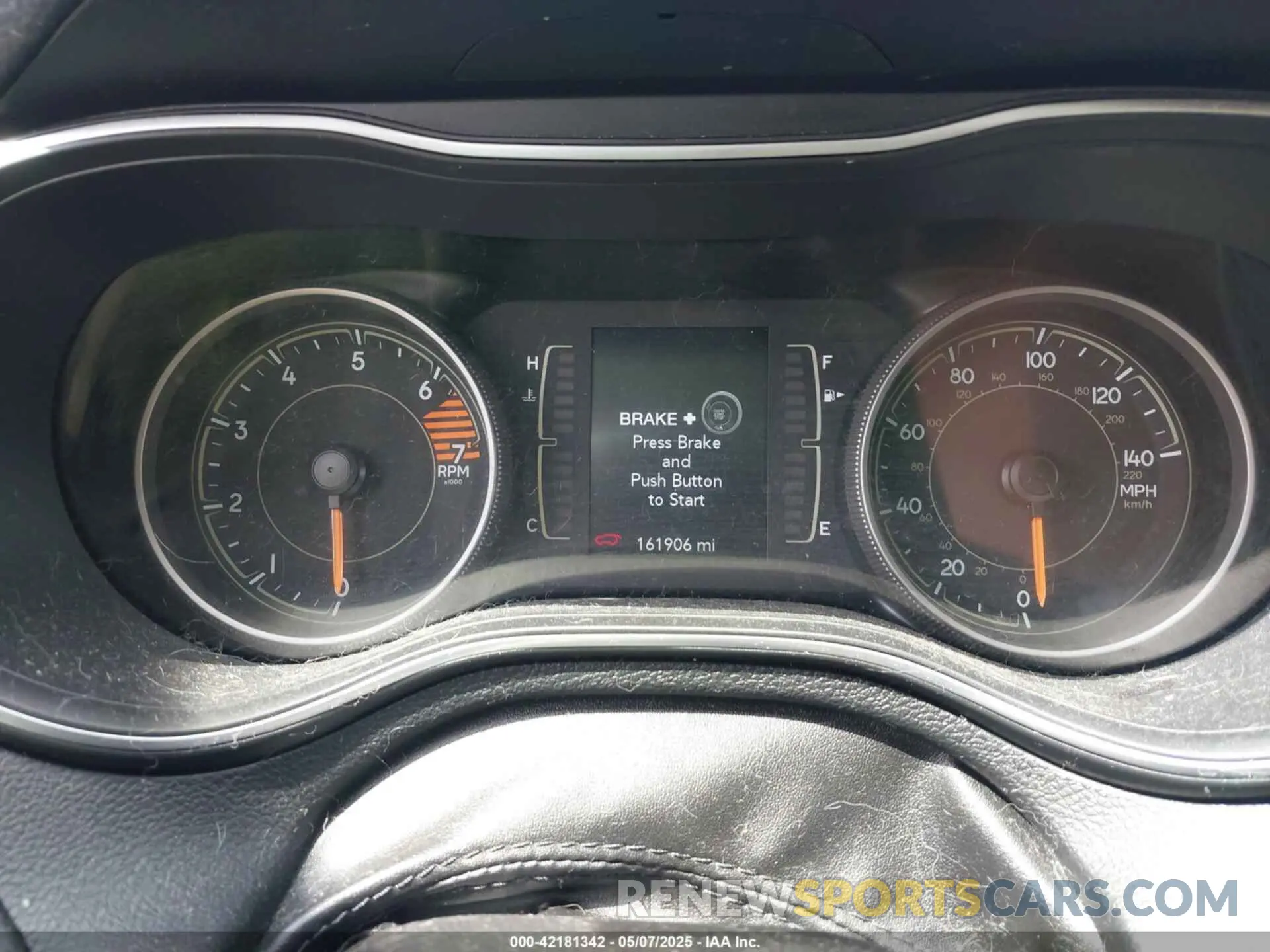 7 Photograph of a damaged car 1C4PJMLB9KD104059 JEEP CHEROKEE 2019