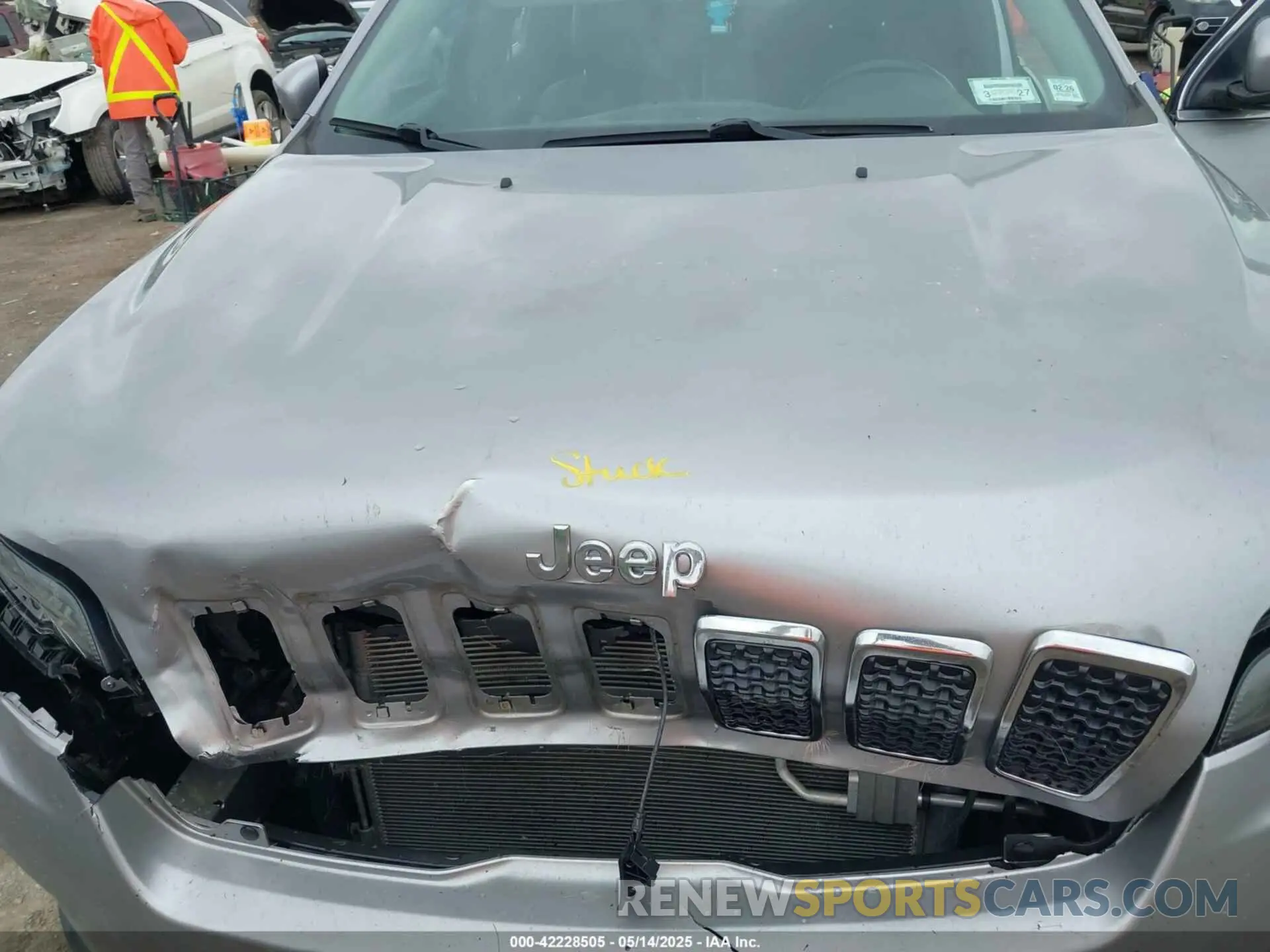 10 Photograph of a damaged car 1C4PJMLB9KD287978 JEEP CHEROKEE 2019