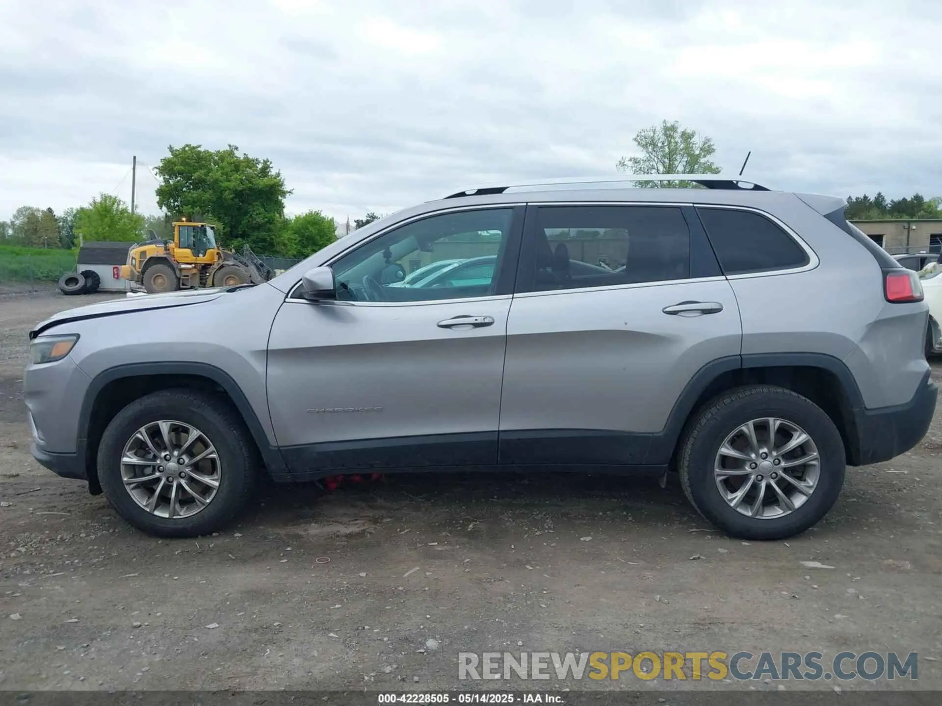 14 Photograph of a damaged car 1C4PJMLB9KD287978 JEEP CHEROKEE 2019
