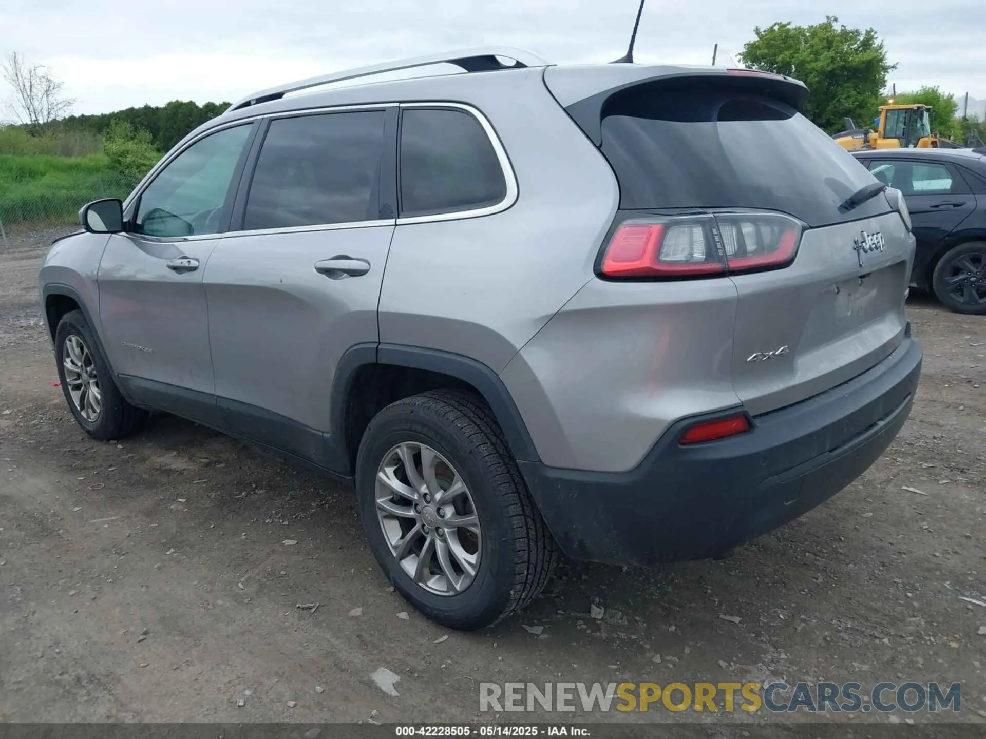 3 Photograph of a damaged car 1C4PJMLB9KD287978 JEEP CHEROKEE 2019