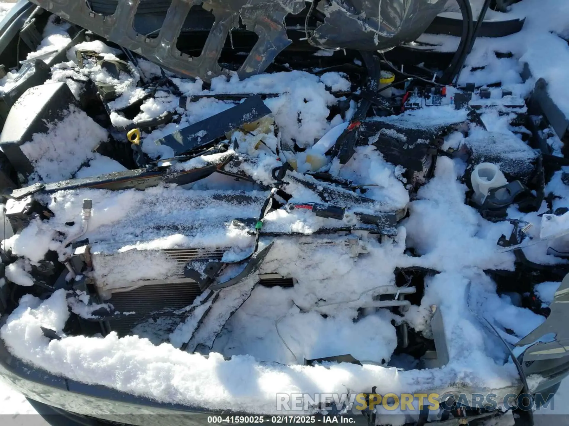 10 Photograph of a damaged car 1C4PJMLB9KD469308 JEEP CHEROKEE 2019