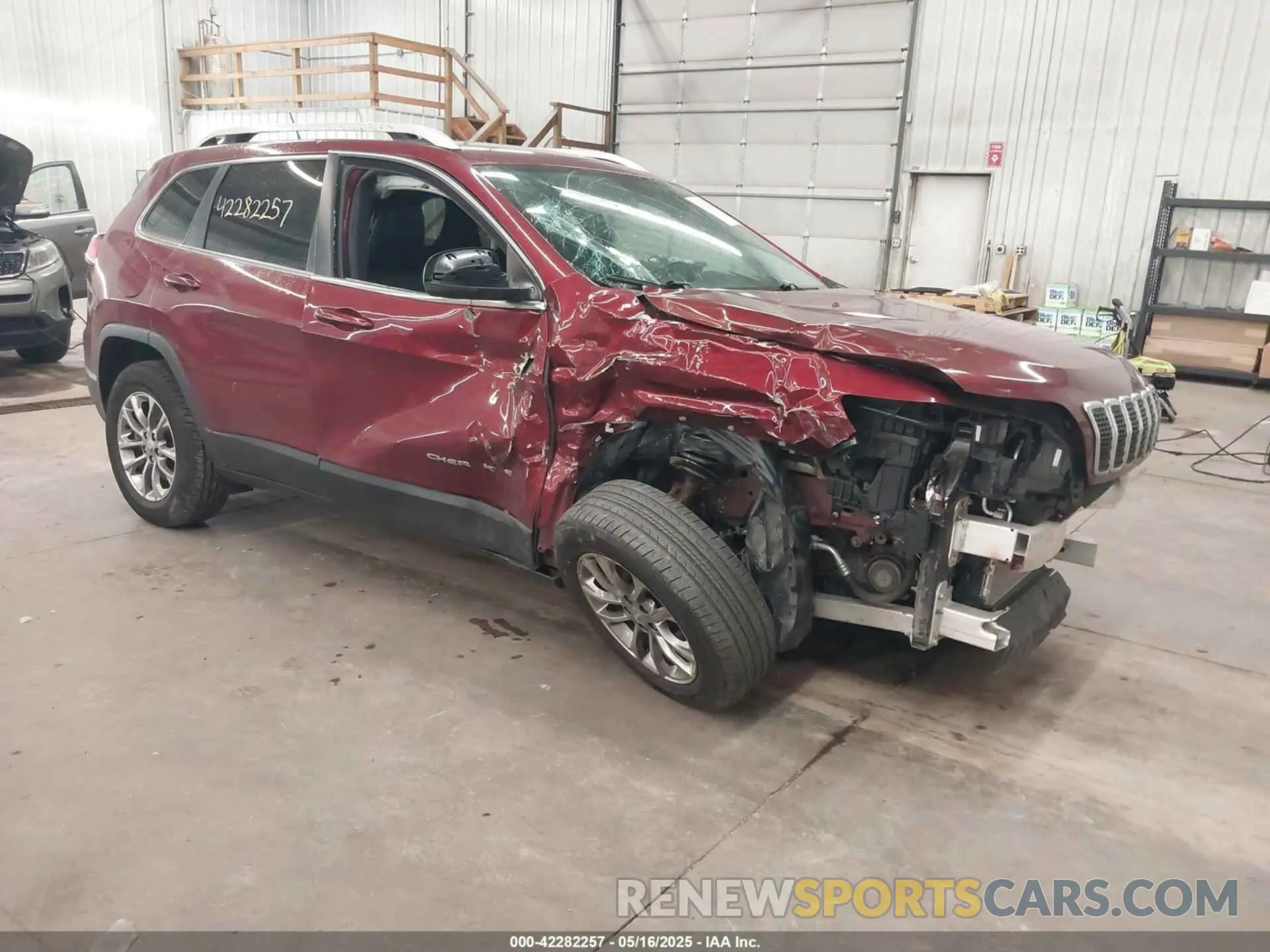 1 Photograph of a damaged car 1C4PJMLBXKD118214 JEEP CHEROKEE 2019