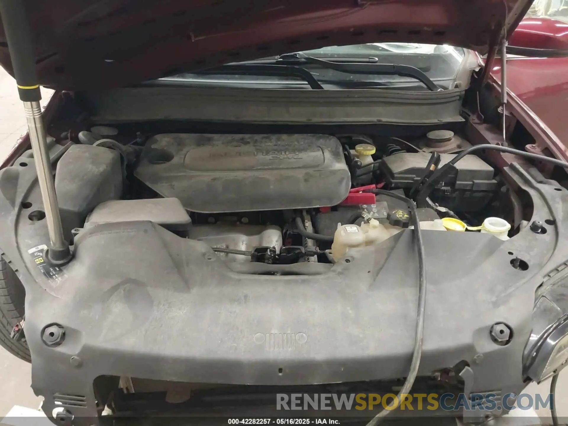 10 Photograph of a damaged car 1C4PJMLBXKD118214 JEEP CHEROKEE 2019