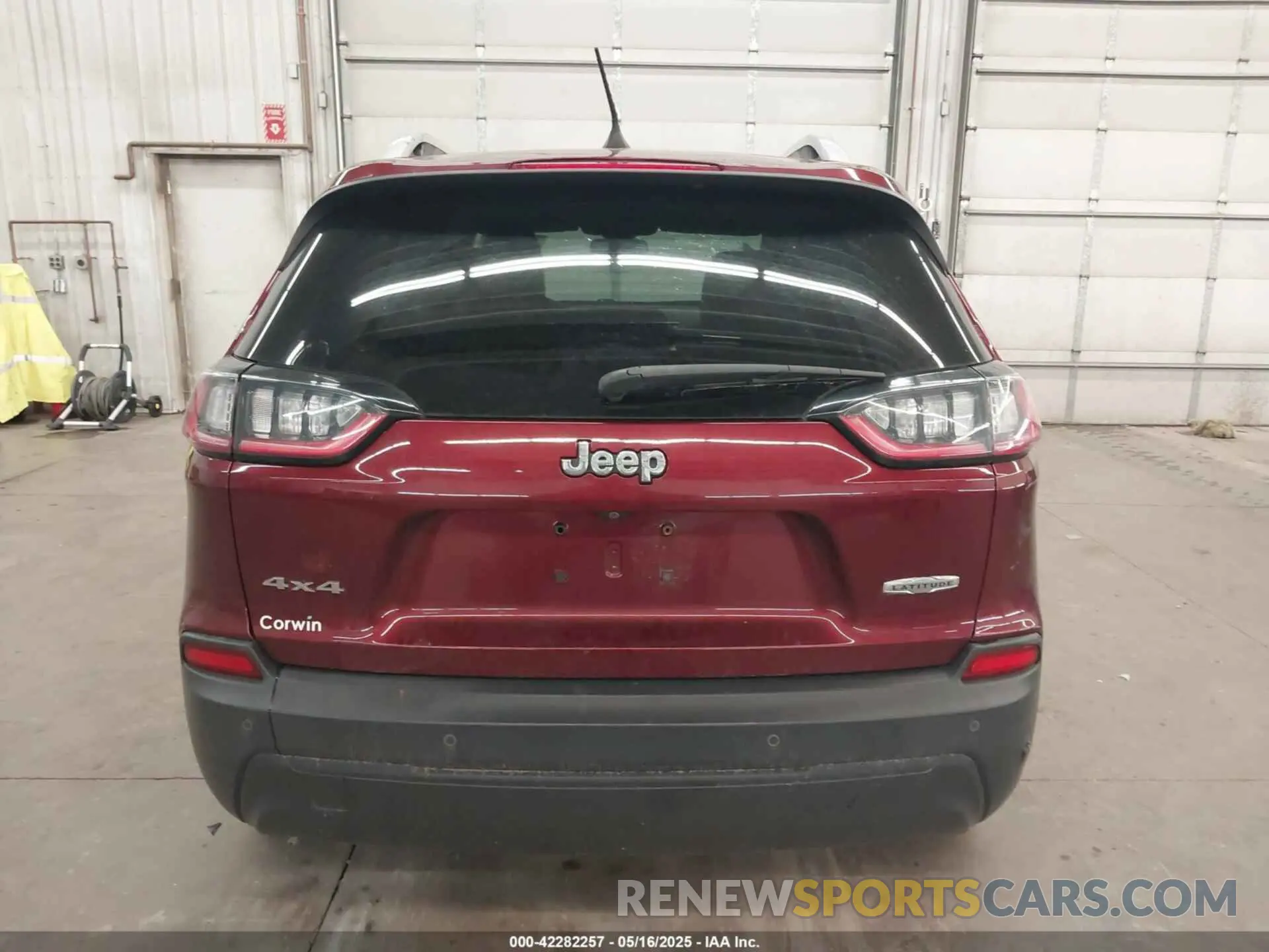17 Photograph of a damaged car 1C4PJMLBXKD118214 JEEP CHEROKEE 2019