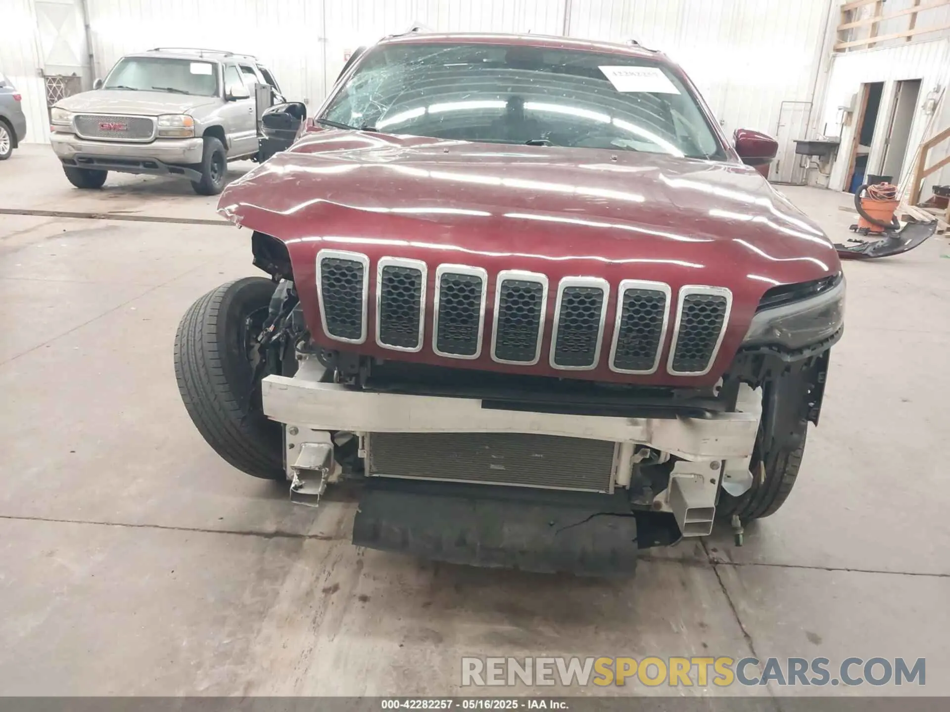 6 Photograph of a damaged car 1C4PJMLBXKD118214 JEEP CHEROKEE 2019