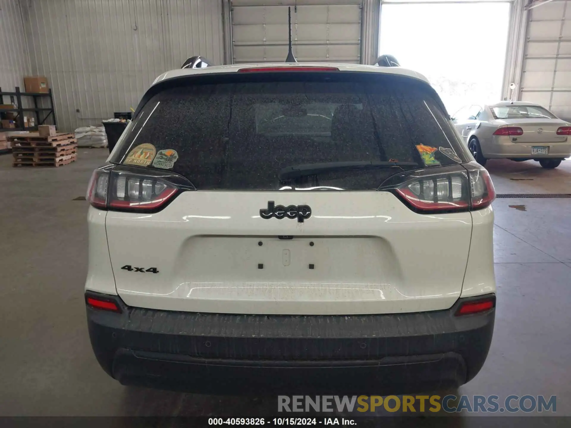 17 Photograph of a damaged car 1C4PJMLBXKD294213 JEEP CHEROKEE 2019